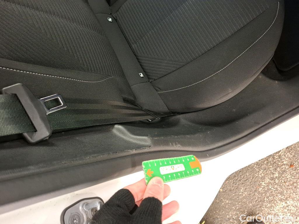  Peugeot  308 PEUGEOT  SW / 2021 / 5P / Break PureTech 130 S&S ACTIVE PACK #42