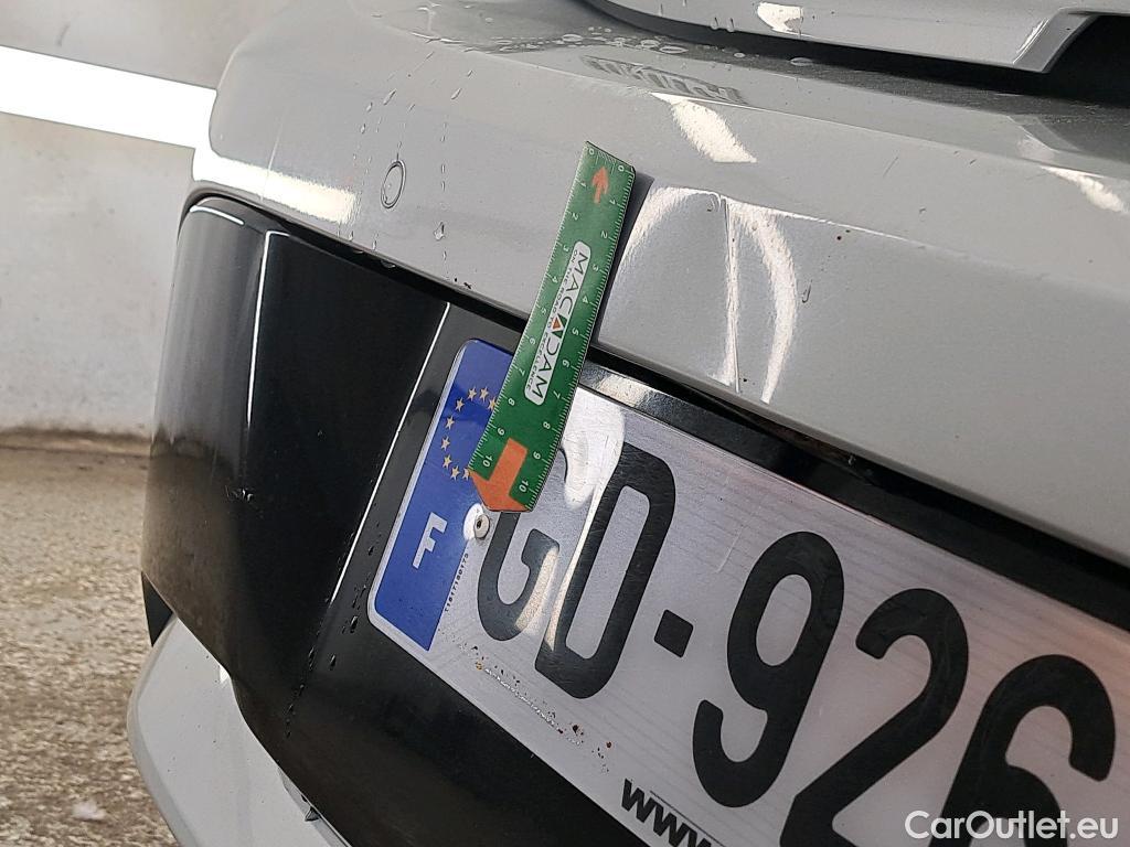  Toyota  Corolla TOYOTA  / 2018 / 5P / Berline Hybride 122h Dynamic Business Stage Acad #8