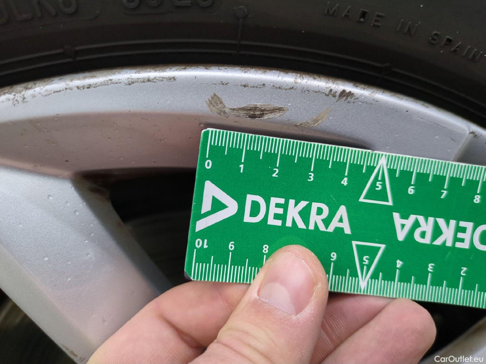  Seat  Leon SEAT  Sportstourer / 2020 / 5P / Break 1.0 eTSI 110 DSG S&S Style Business #24