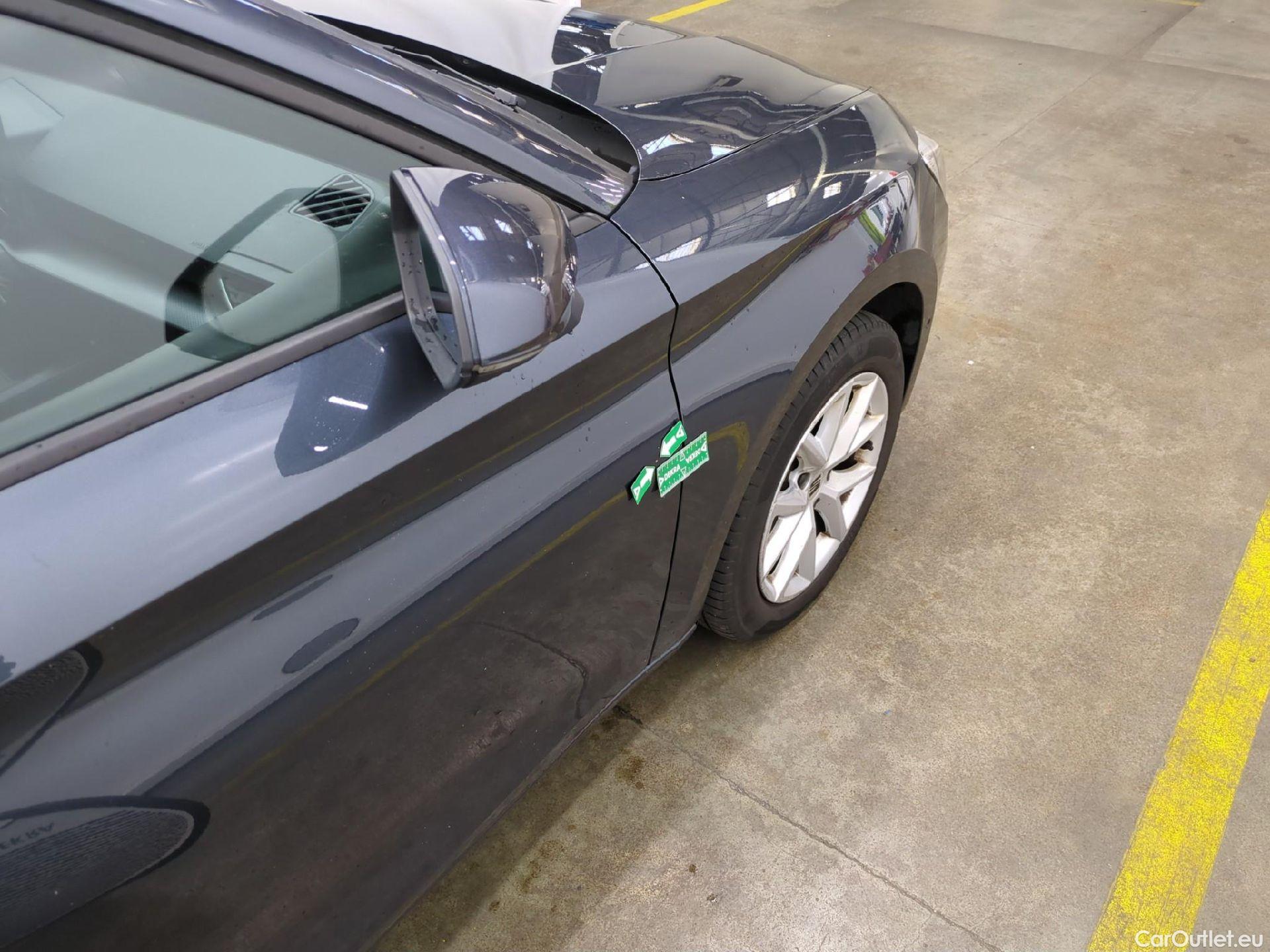  Seat  Leon SEAT  Sportstourer / 2020 / 5P / Break 1.0 eTSI 110 DSG S&S Style Business #46