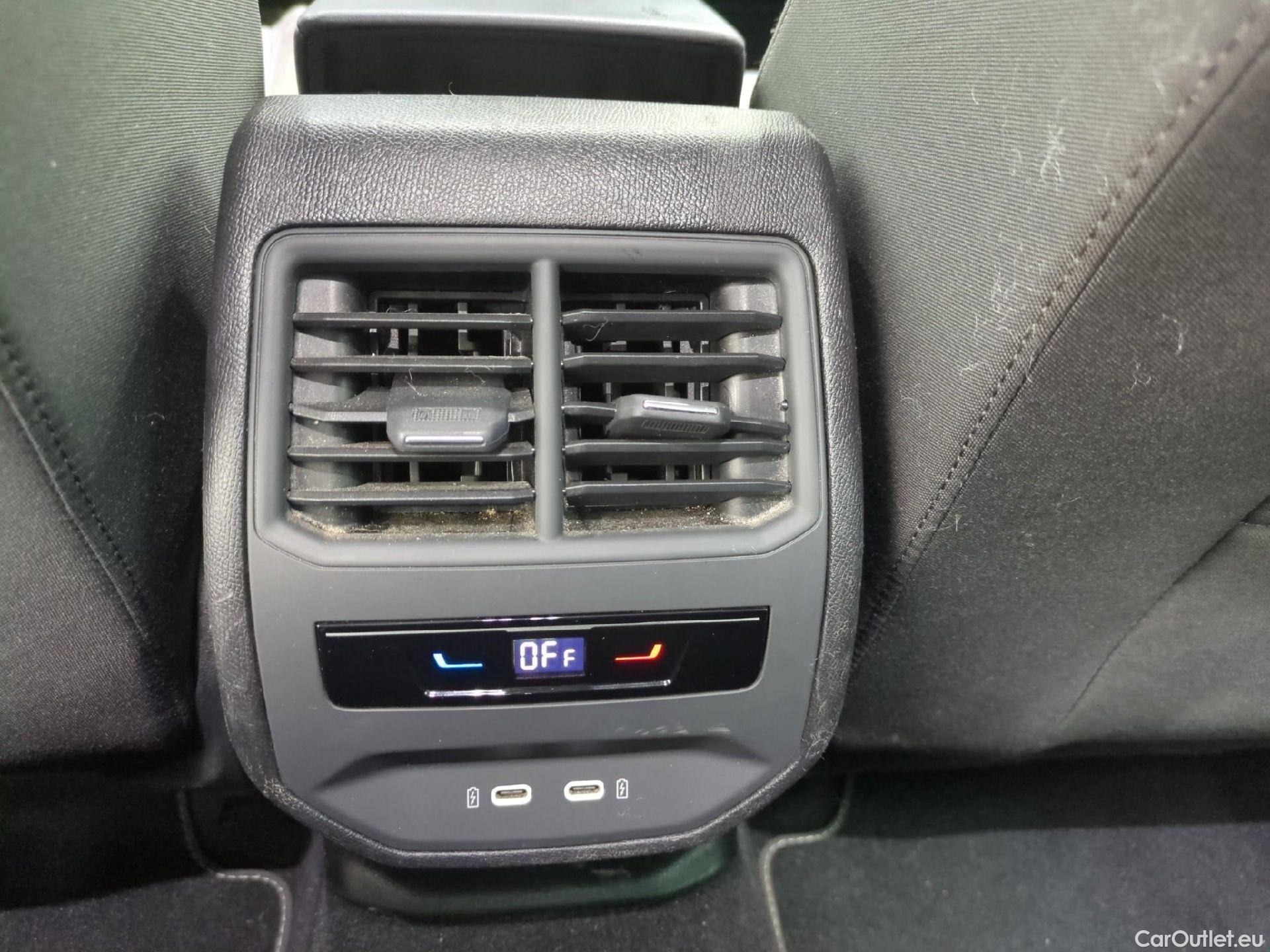  Seat  Leon SEAT  Sportstourer / 2020 / 5P / Break 1.0 eTSI 110 DSG S&S Style Business #2