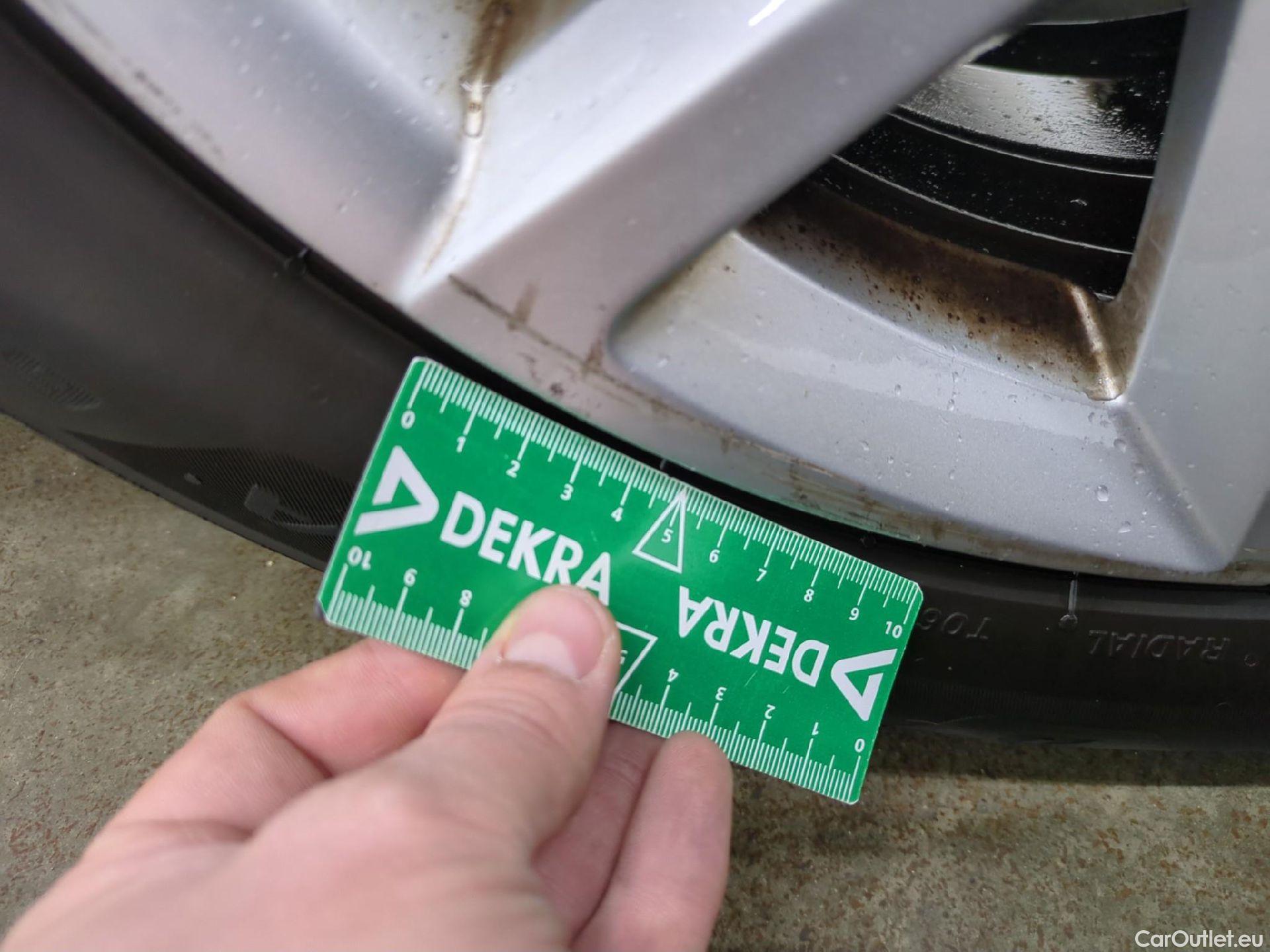  Seat  Leon SEAT  Sportstourer / 2020 / 5P / Break 1.0 eTSI 110 DSG S&S Style Business #22