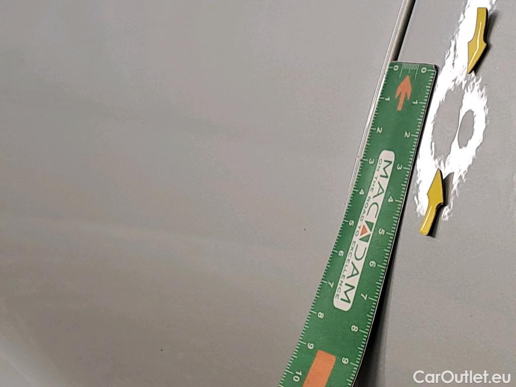  Toyota  Corolla TOYOTA  / 2018 / 5P / Berline Hybride 122h Dynamic Business Stage Acad #18