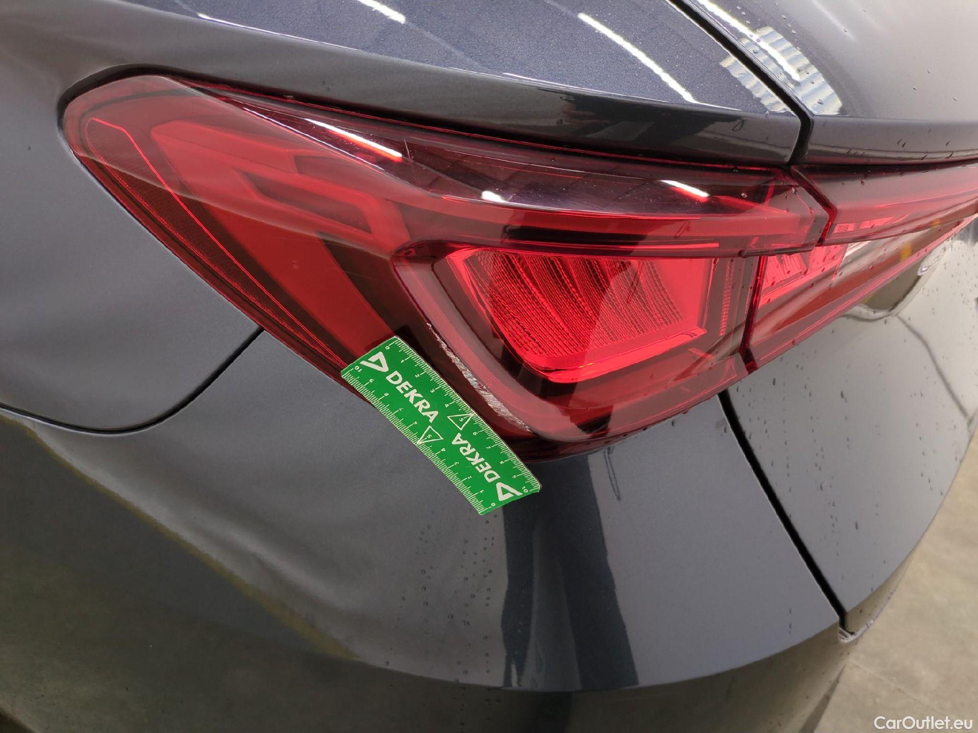  Seat  Leon SEAT  Sportstourer / 2020 / 5P / Break 1.0 eTSI 110 DSG S&S Style Business #64