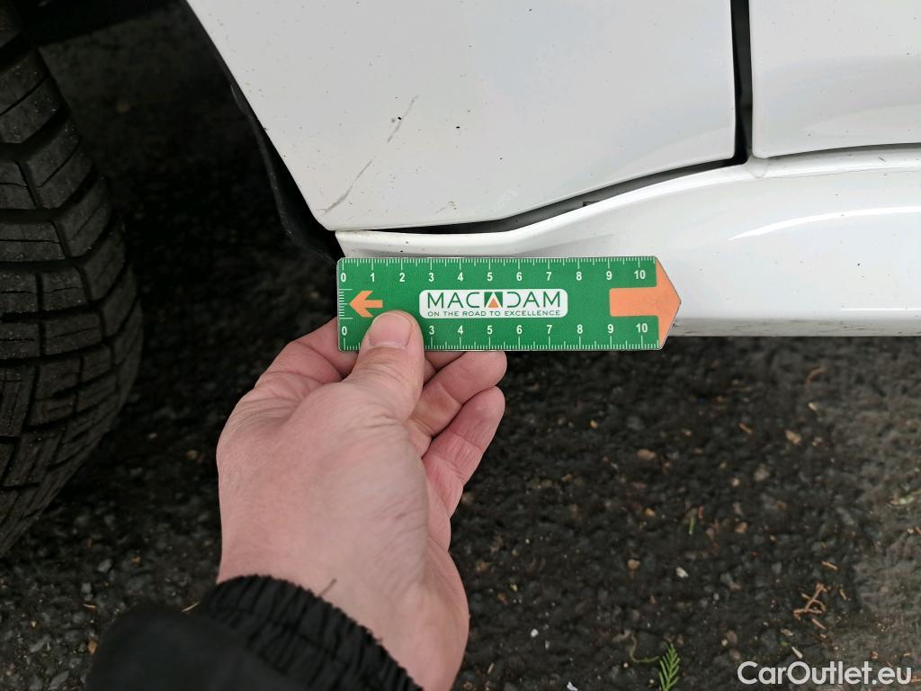  Toyota  Yaris TOYOTA  Hybride / 2019 / 5P / Berline Hybride 116h France Business Stage Acad #4