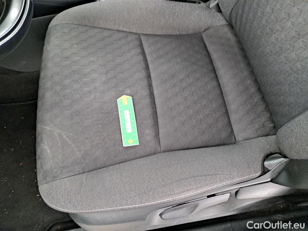  Toyota  Yaris TOYOTA  Hybride / 2019 / 5P / Berline Hybride 116h France Business Stage Acad #31