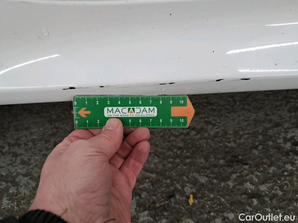  Toyota  Yaris TOYOTA  Hybride / 2019 / 5P / Berline Hybride 116h France Business Stage Acad #23