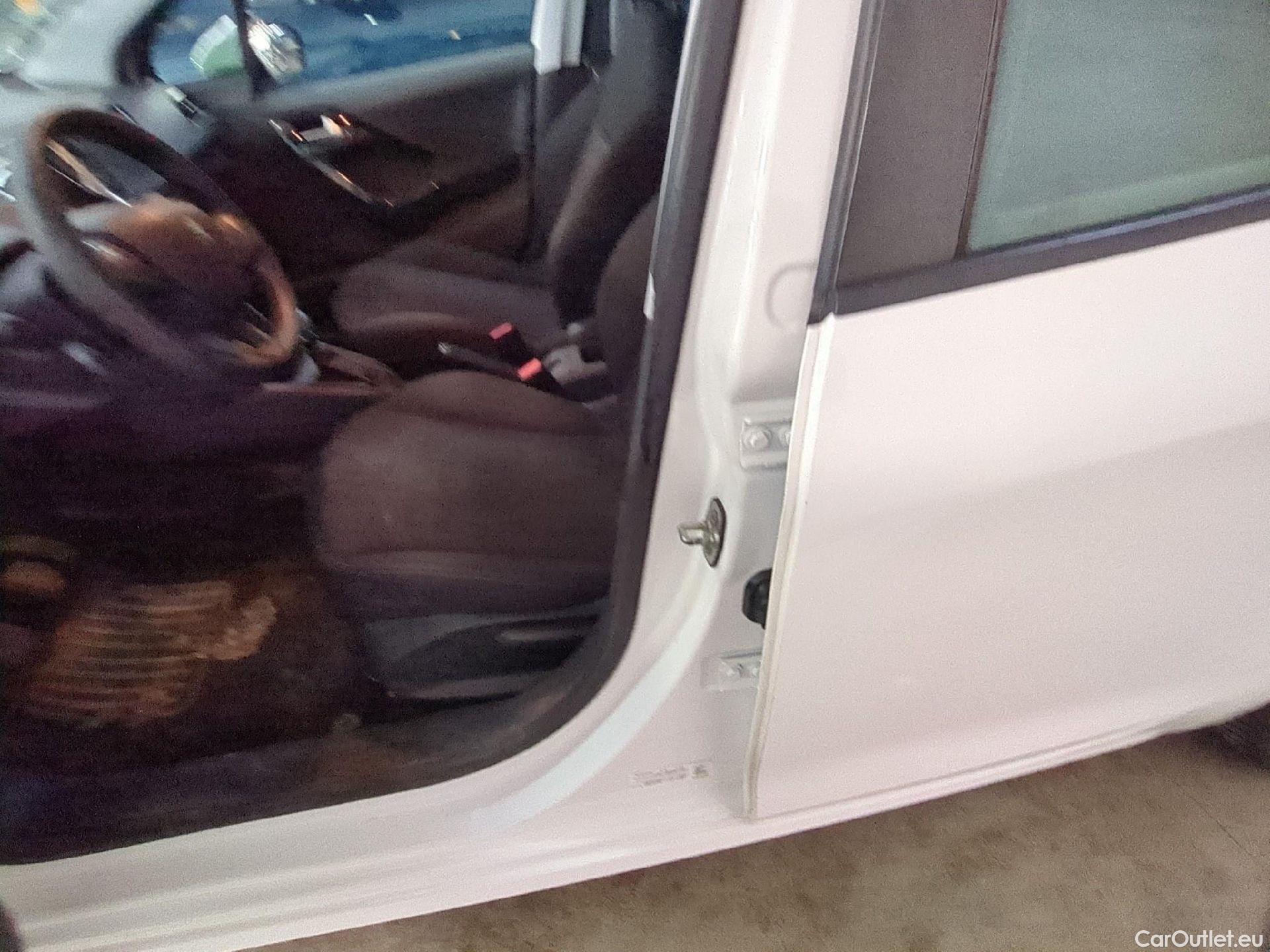  Peugeot  208 PEUGEOT  Affaire VU 5p Berline BlueHDi 100 S&S PREMIUM PACK #13