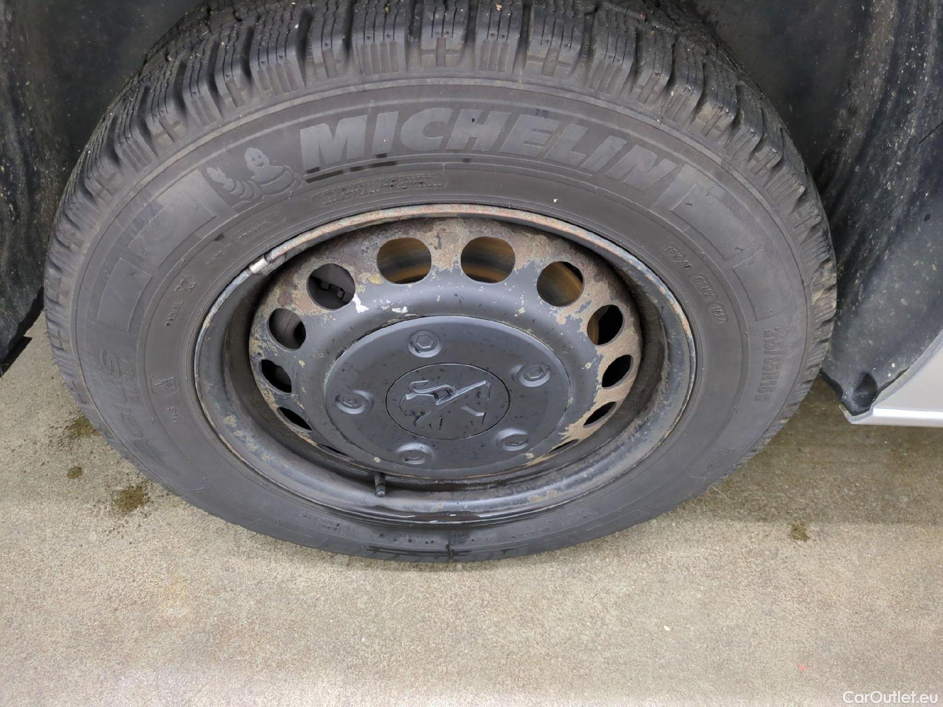  Peugeot  Expert PEUGEOT  VU 4p Fourgon 2.0 BlueHDi 120 S&S Long Premium Pack #16