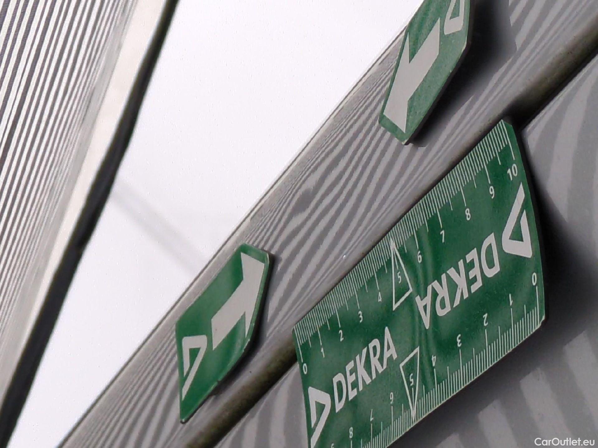  Peugeot  Expert PEUGEOT  VU 4p Fourgon 2.0 BlueHDi 120 S&S Long Premium Pack #34