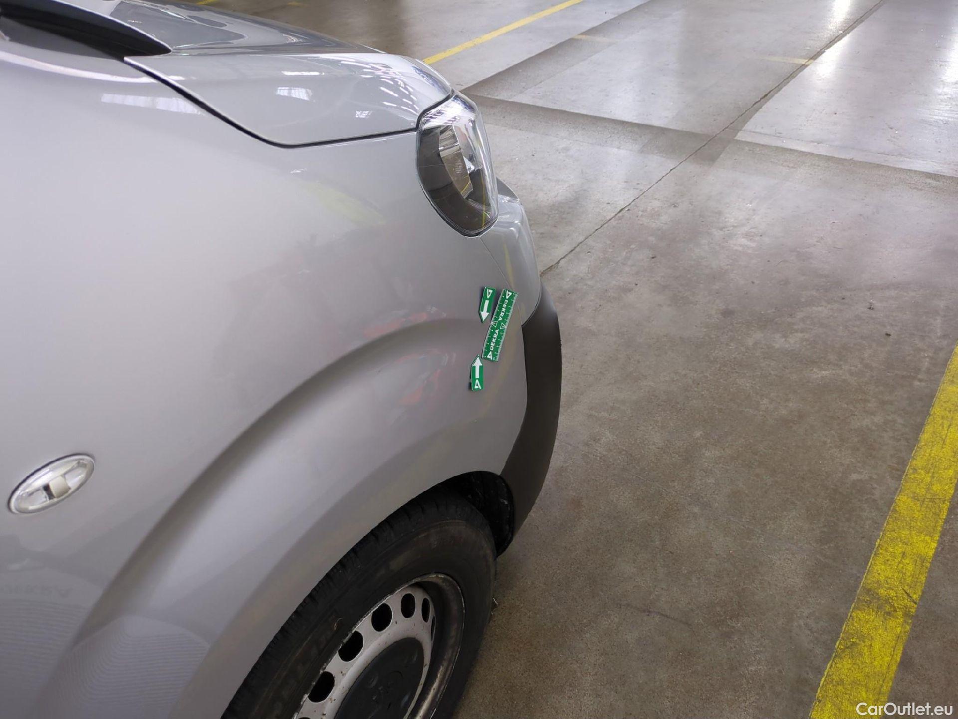  Peugeot  Expert PEUGEOT  VU 4p Fourgon 2.0 BlueHDi 120 S&S Long Premium Pack #40