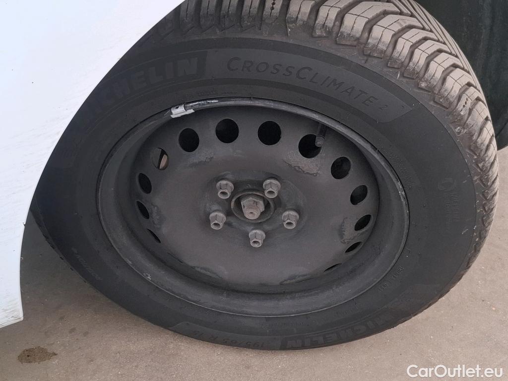  Renault  Kangoo RENAULT  Express / 2013 / 4P / Fourgonnette Extra R-Link dCi 90 #42