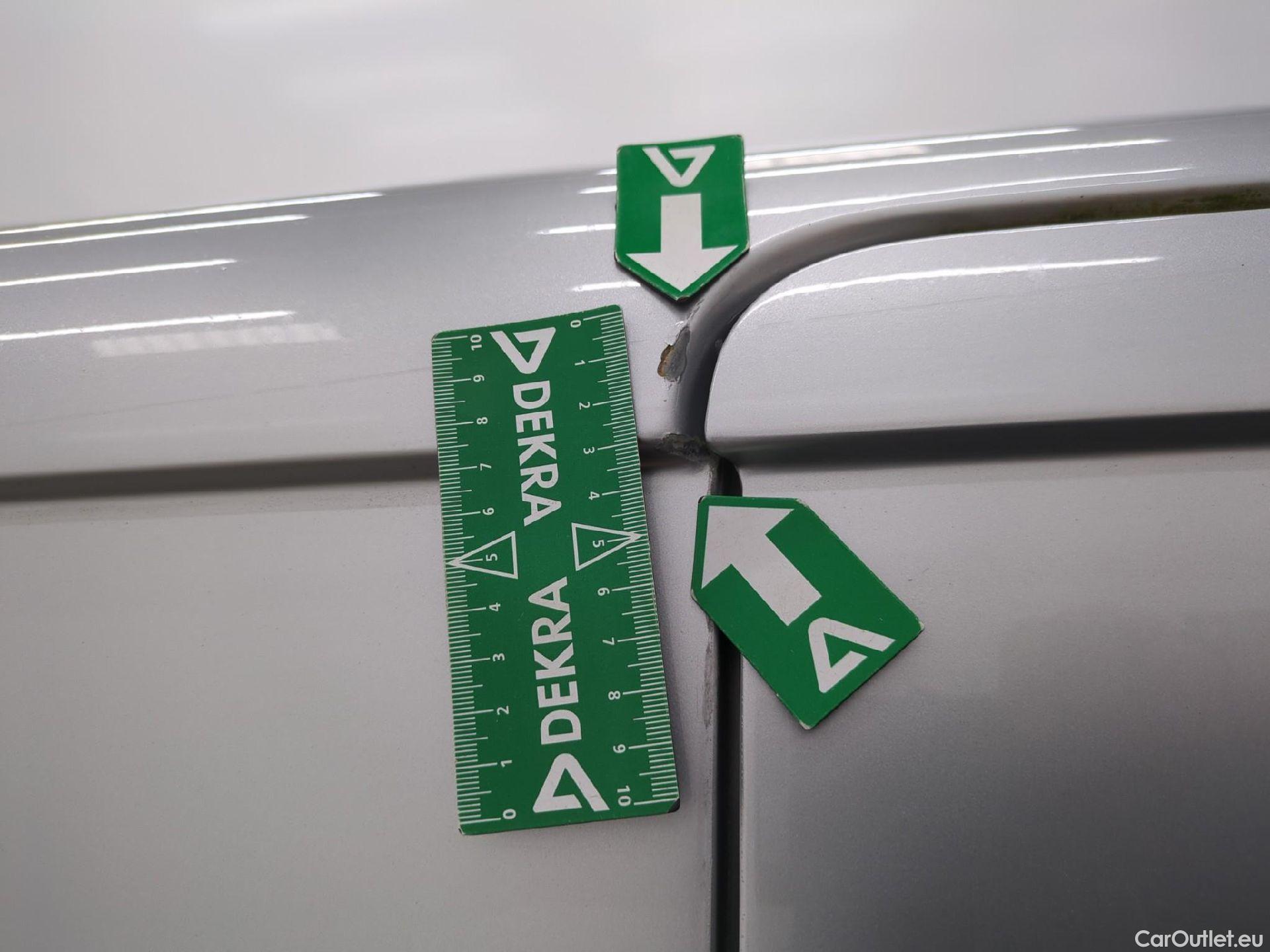  Peugeot  Expert PEUGEOT  VU 4p Fourgon 2.0 BlueHDi 120 S&S Long Premium Pack #33