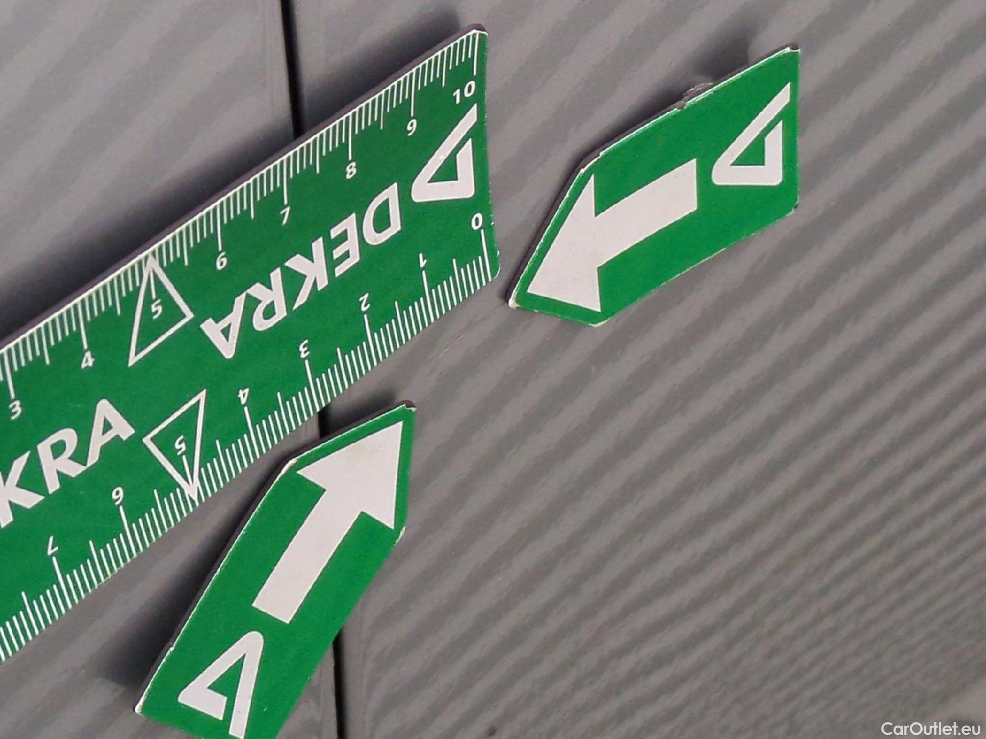  Peugeot  Expert PEUGEOT  VU 4p Fourgon 2.0 BlueHDi 120 S&S Long Premium Pack #39