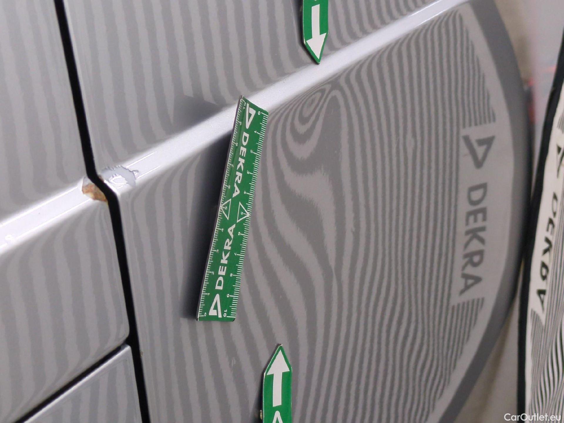  Peugeot  Expert PEUGEOT  VU 4p Fourgon 2.0 BlueHDi 120 S&S Long Premium Pack #29