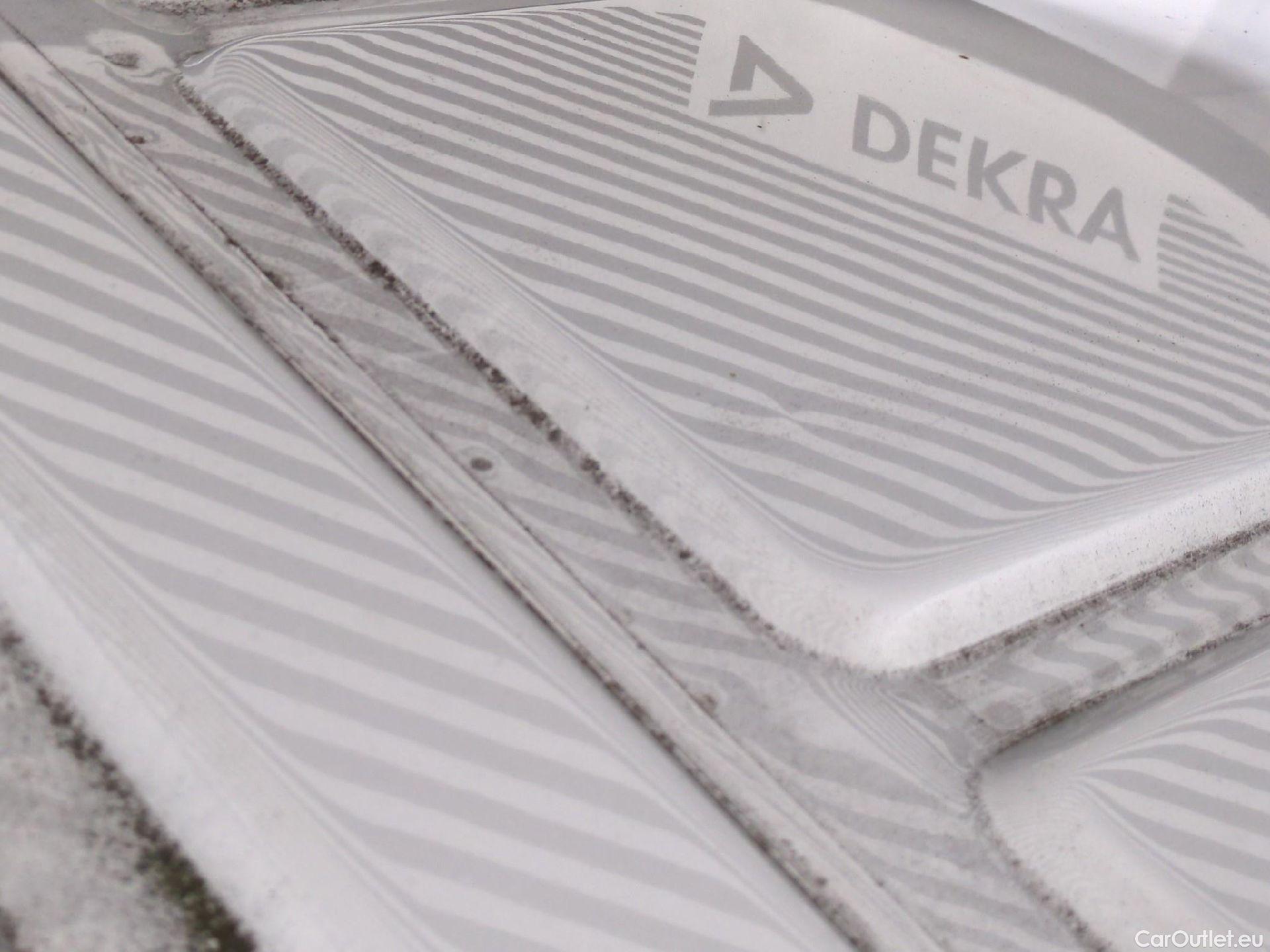  Peugeot  Expert PEUGEOT  VU 4p Fourgon 2.0 BlueHDi 120 S&S Long Premium Pack #72