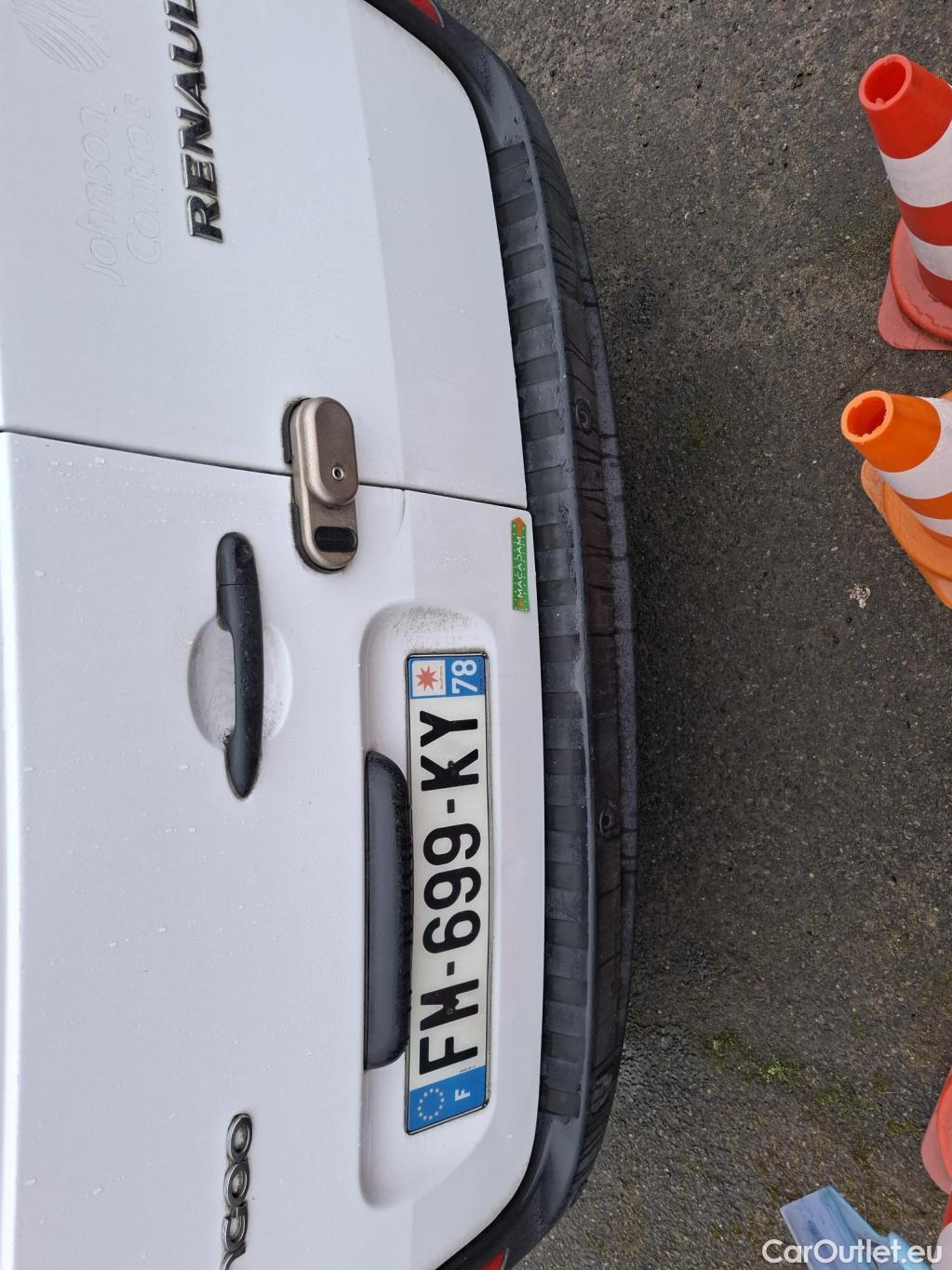  Renault  Kangoo RENAULT  Express / 2013 / 4P / Fourgonnette Extra R-Link dCi 90 #13