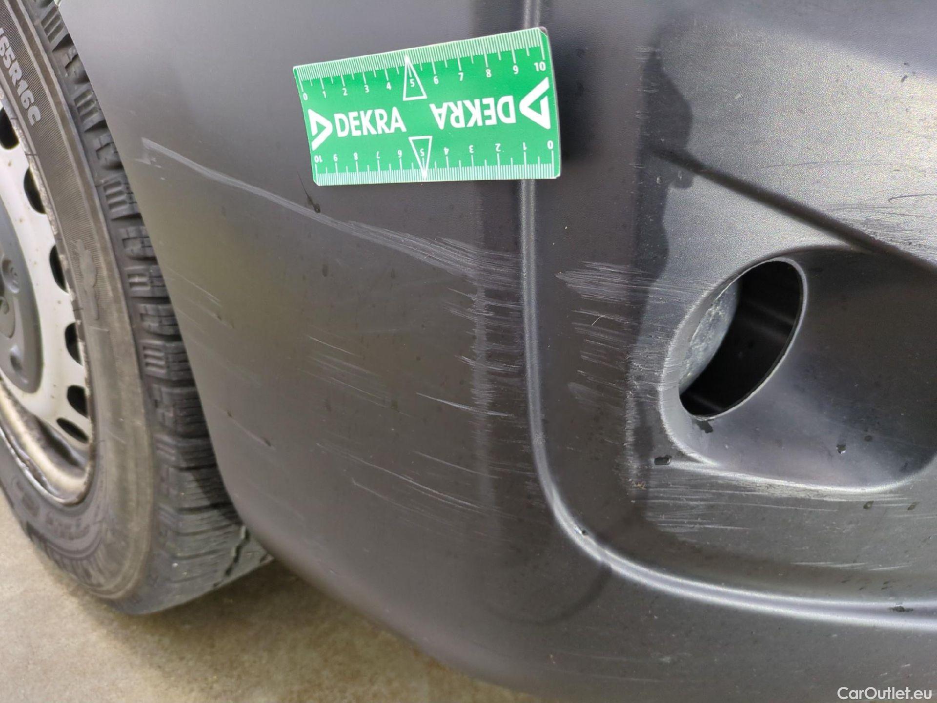  Peugeot  Expert PEUGEOT  VU 4p Fourgon 2.0 BlueHDi 120 S&S Long Premium Pack #43