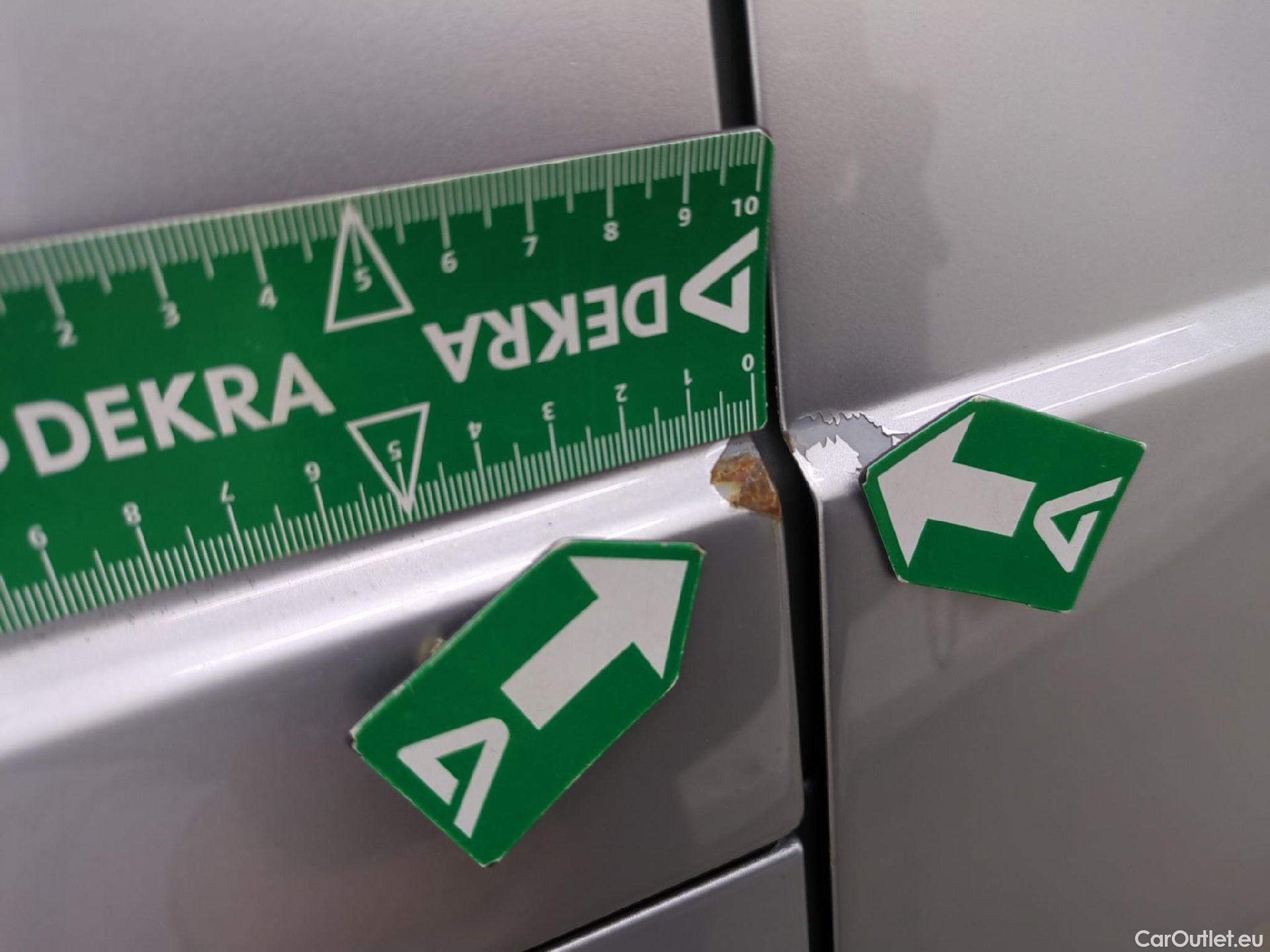  Peugeot  Expert PEUGEOT  VU 4p Fourgon 2.0 BlueHDi 120 S&S Long Premium Pack #26