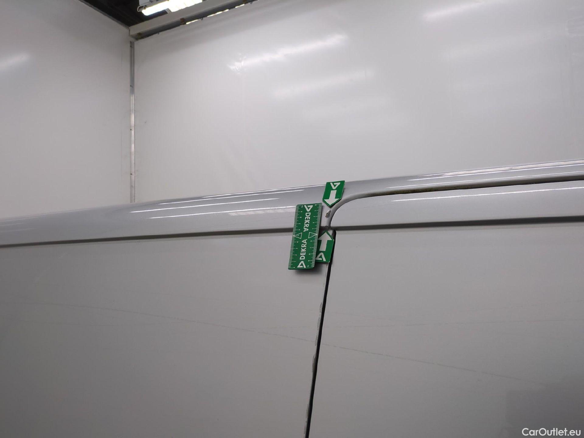  Peugeot  Expert PEUGEOT  VU 4p Fourgon 2.0 BlueHDi 120 S&S Long Premium Pack #32