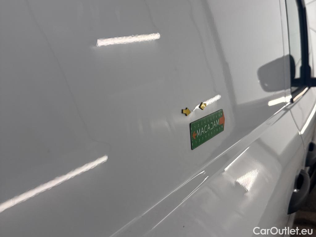  Renault  Kangoo RENAULT  / 2021 / 4P / Fourgonnette GD CONFORT - BLUE DCI 95 #27