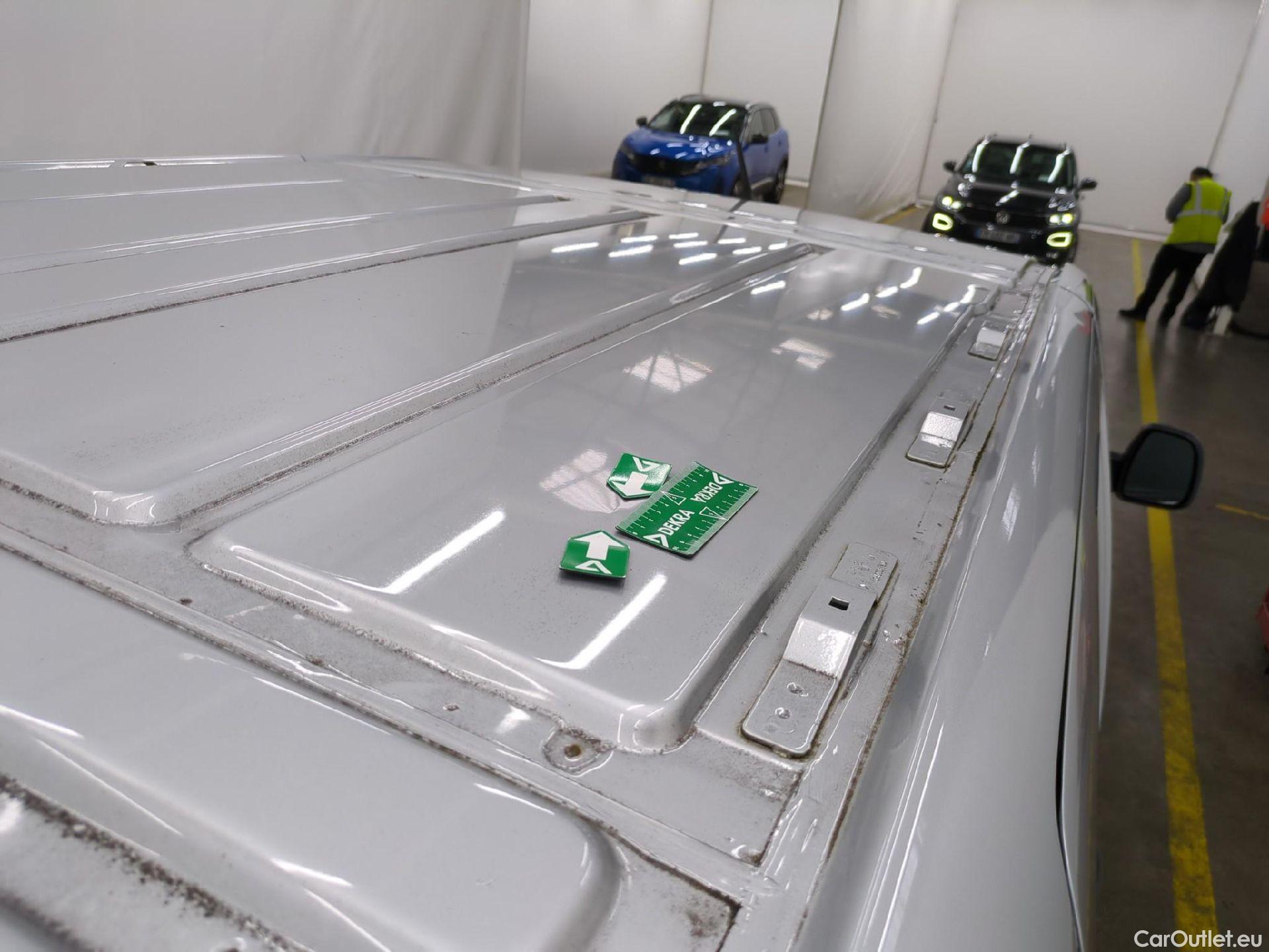  Peugeot  Expert PEUGEOT  VU 4p Fourgon 2.0 BlueHDi 120 S&S Long Premium Pack #70