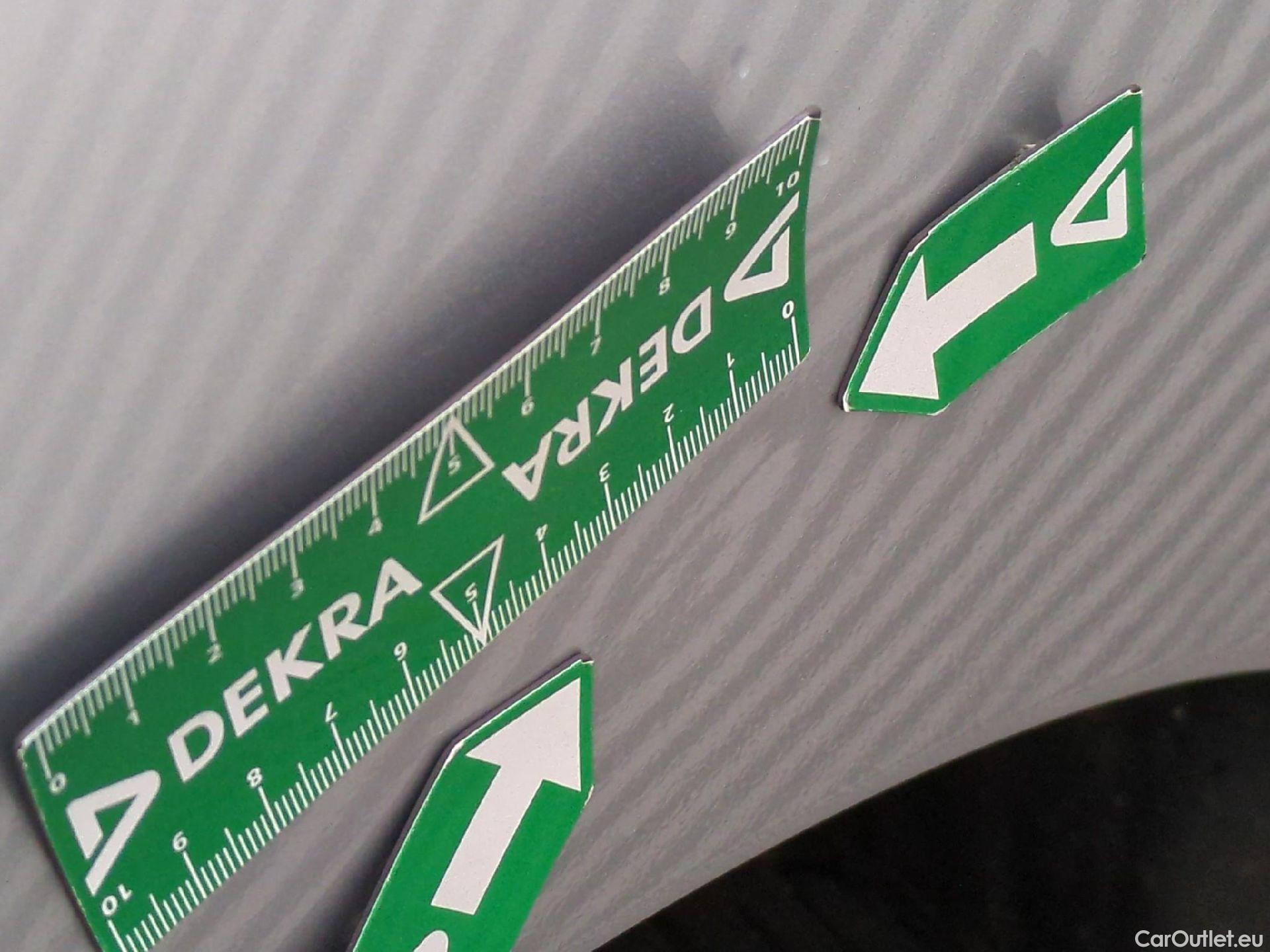  Peugeot  Expert PEUGEOT  VU 4p Fourgon 2.0 BlueHDi 120 S&S Long Premium Pack #25