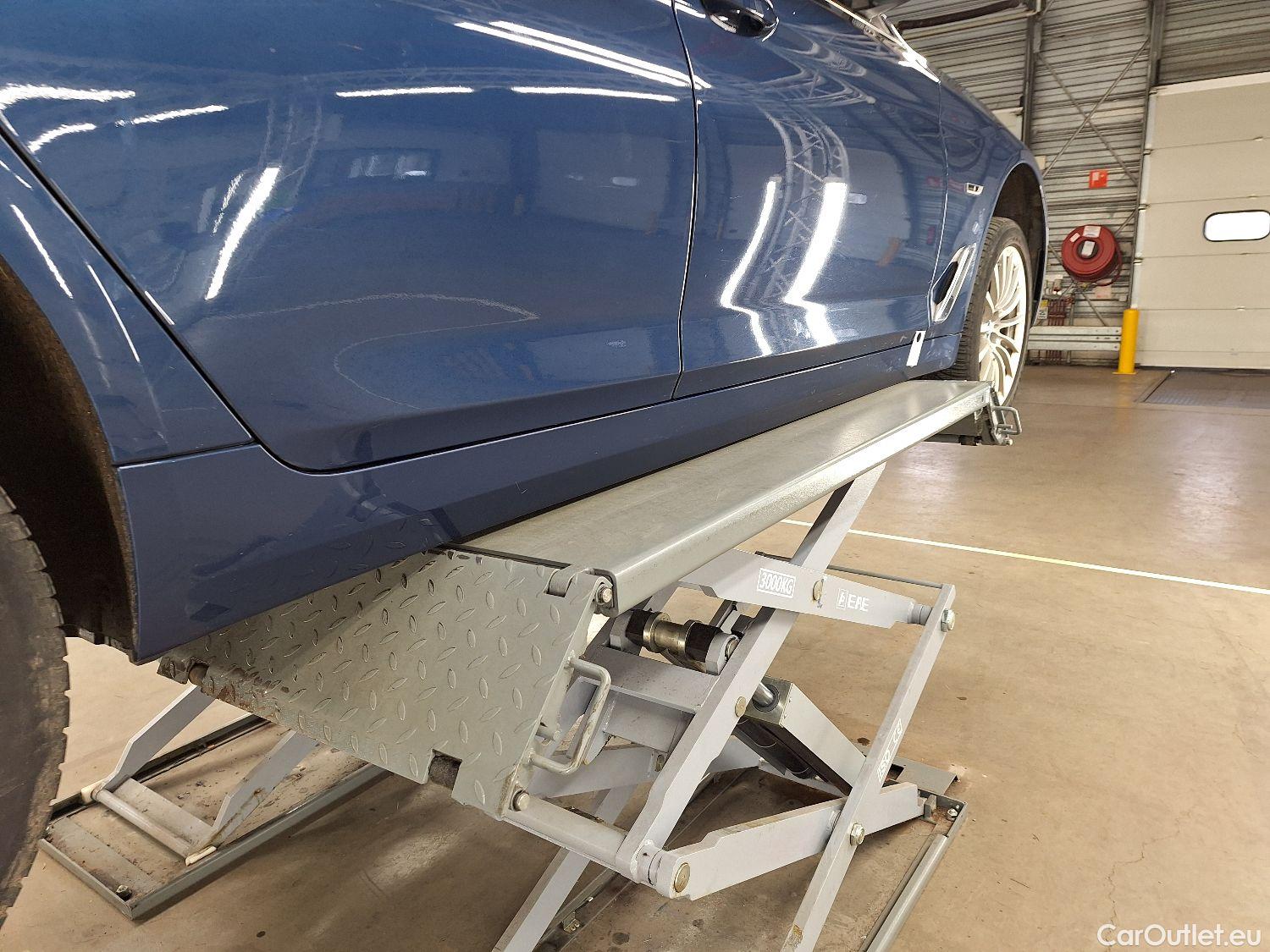  Bmw  Serie 5 BMW, 5-ser To FL'20 PHEV, BMW 5 Reeks Touring 530e Auto 5d #11