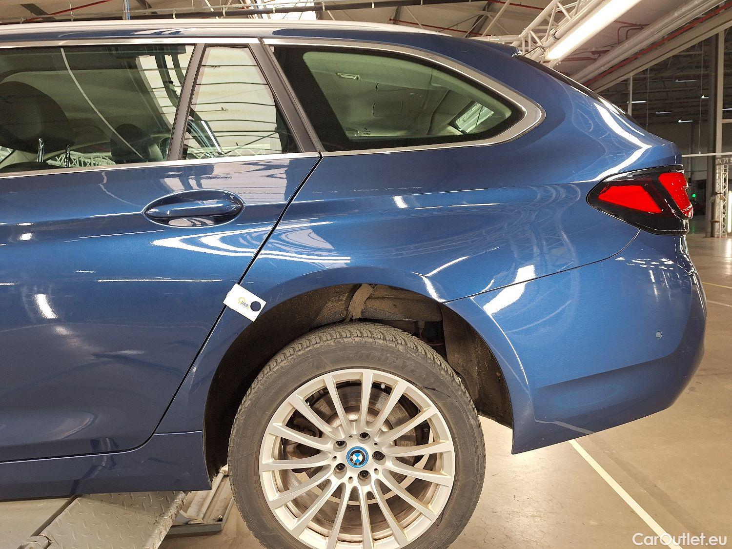  Bmw  Serie 5 BMW, 5-ser To FL'20 PHEV, BMW 5 Reeks Touring 530e Auto 5d #40