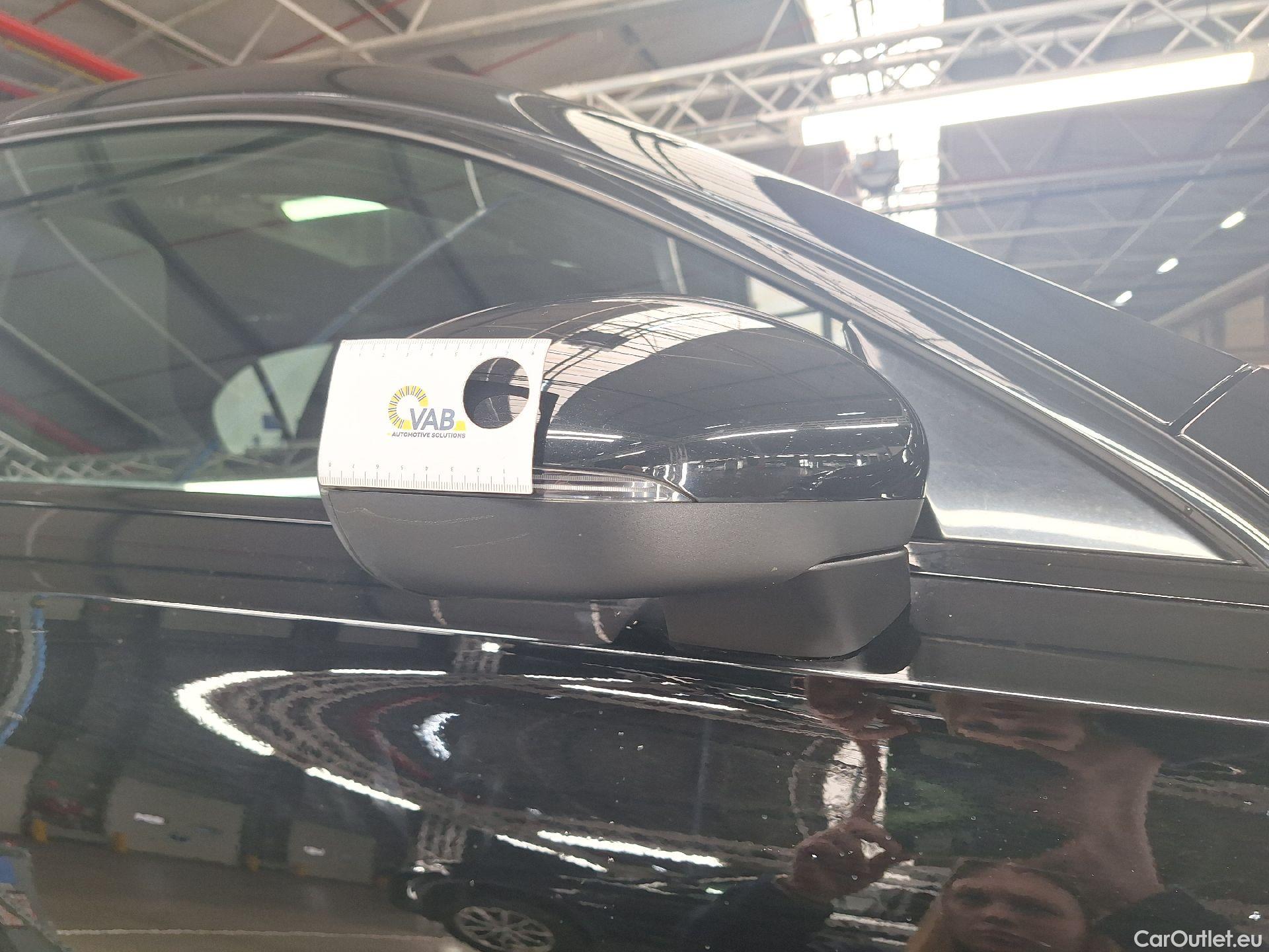  Mercedes  A-Klasse Mercedes, A-Class '18 PHEV, Mercedes-Benz  A 250 e 5d #35