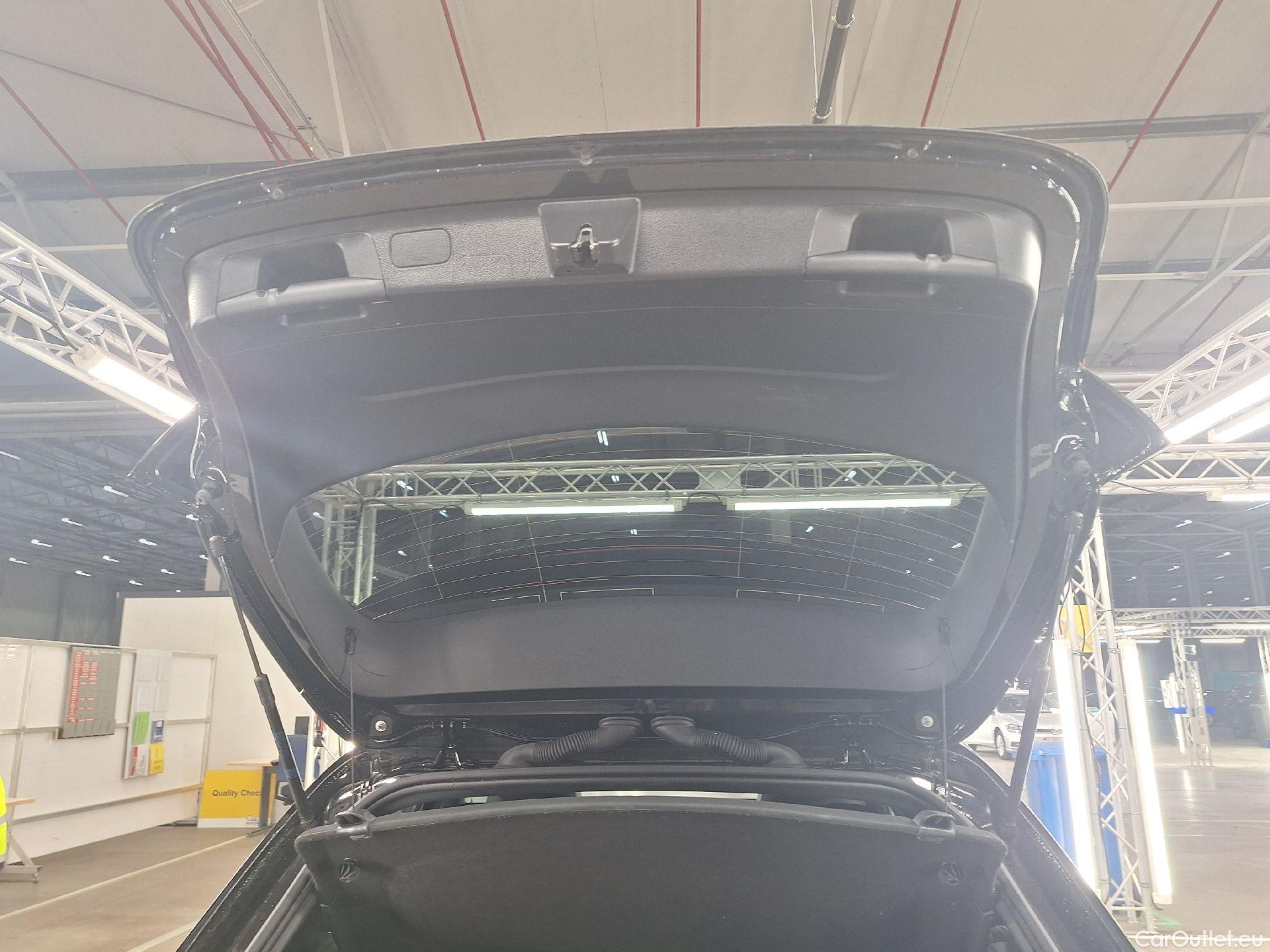  Mercedes  A-Klasse Mercedes, A-Class '18 PHEV, Mercedes-Benz  A 250 e 5d #14