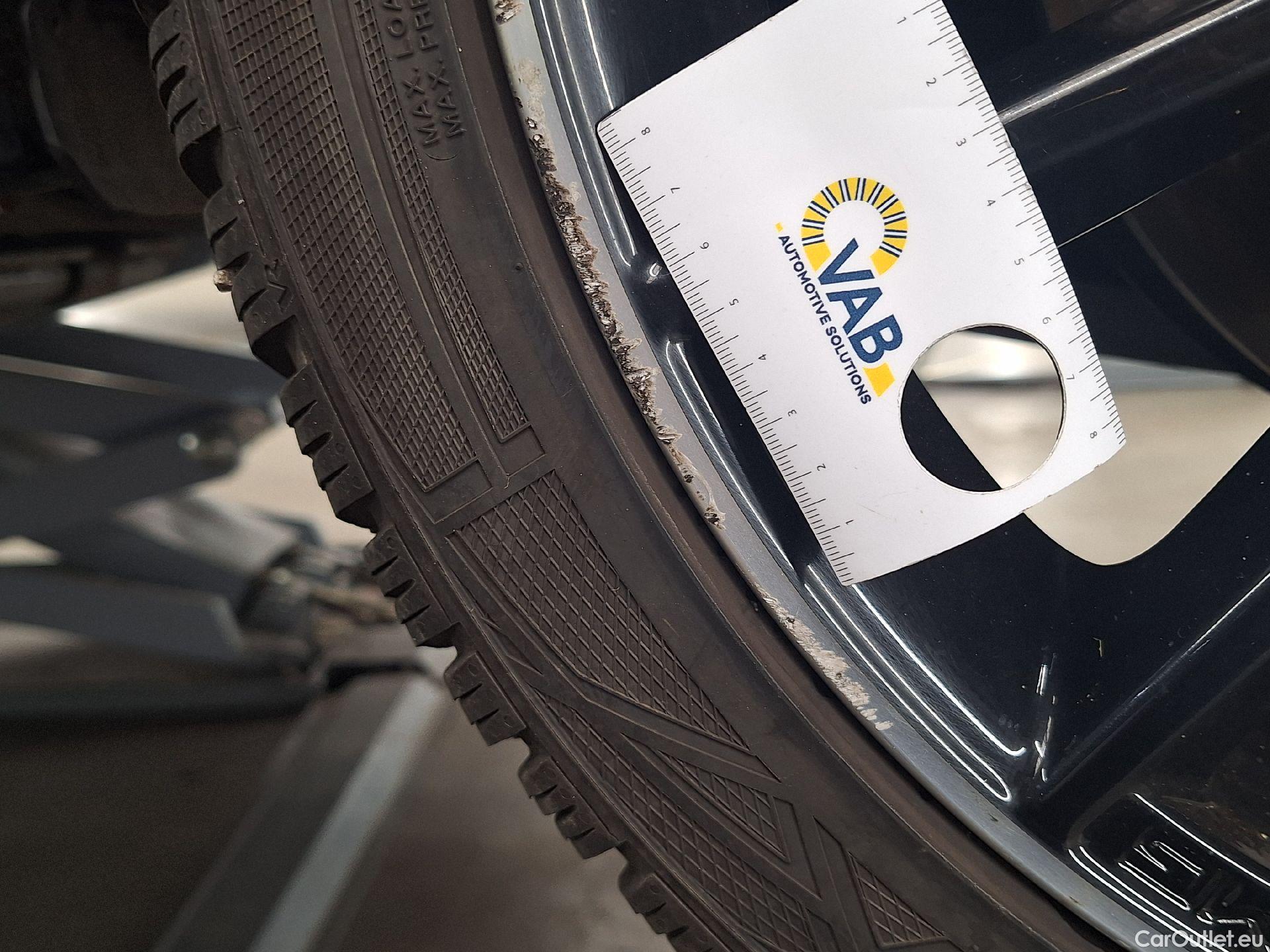  Mercedes  A-Klasse Mercedes, A-Class '18 PHEV, Mercedes-Benz  A 250 e 5d #71