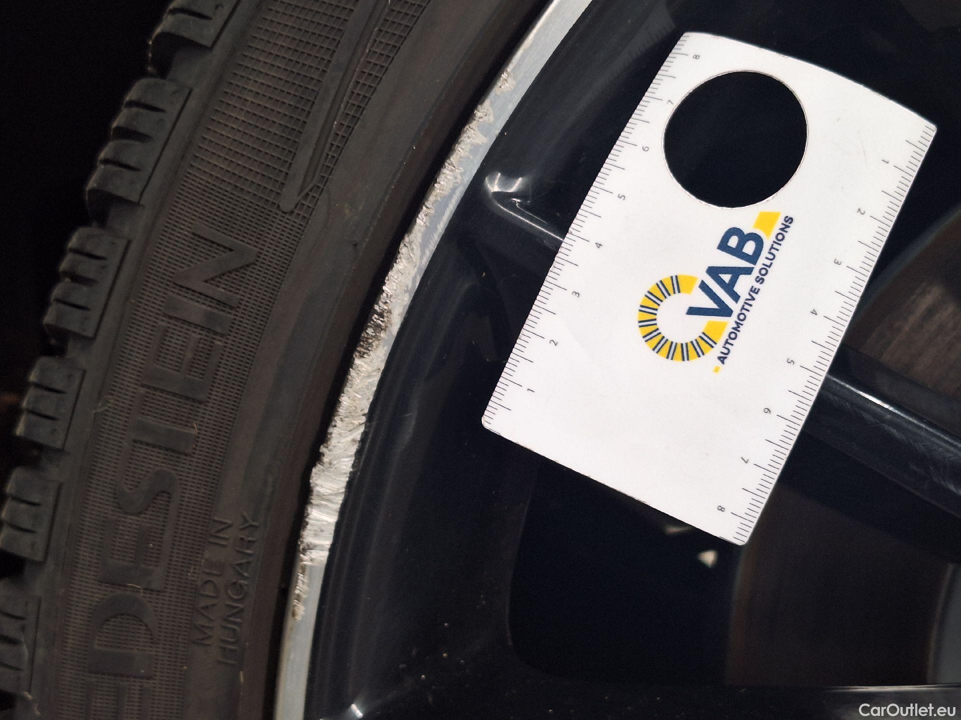  Mercedes  A-Klasse Mercedes, A-Class '18 PHEV, Mercedes-Benz  A 250 e 5d #70