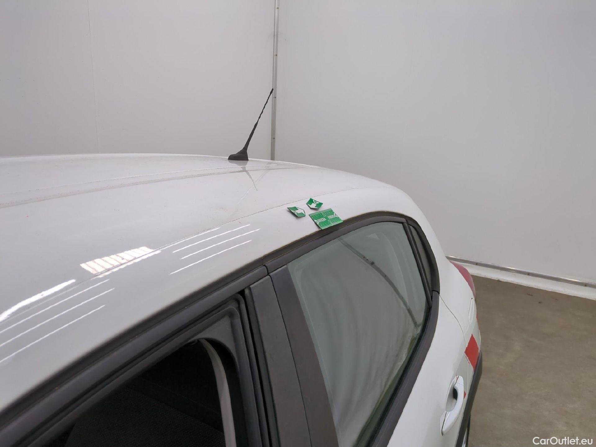  Citroen  C3  Société Feel 1.5 BlueHDI 100CV BVM5 E6dT #40