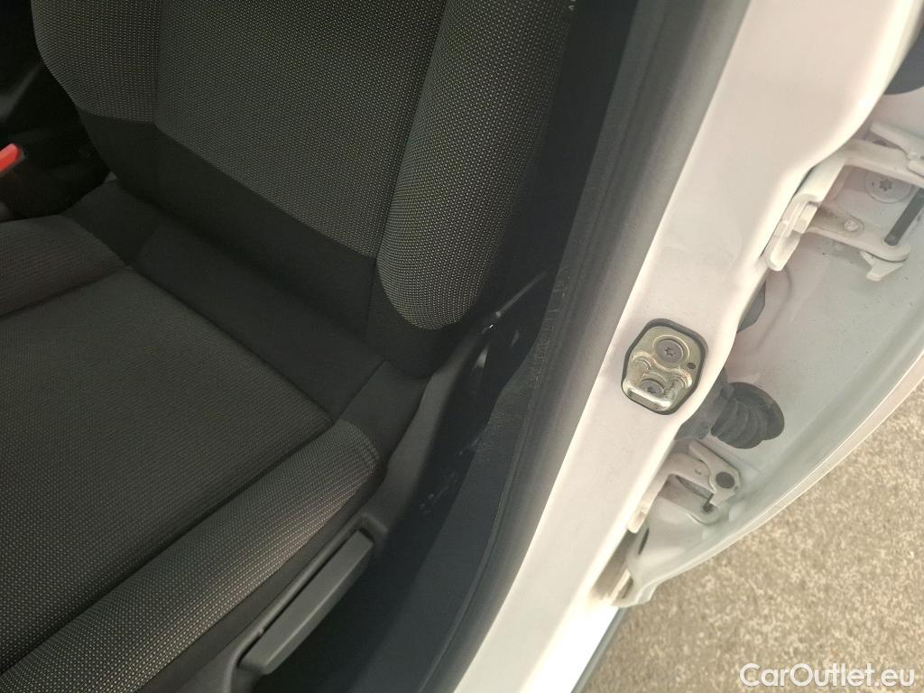  Citroen  C3  Société Feel Business R 1.5 BlueHDI 100CV BVM6 6E #1