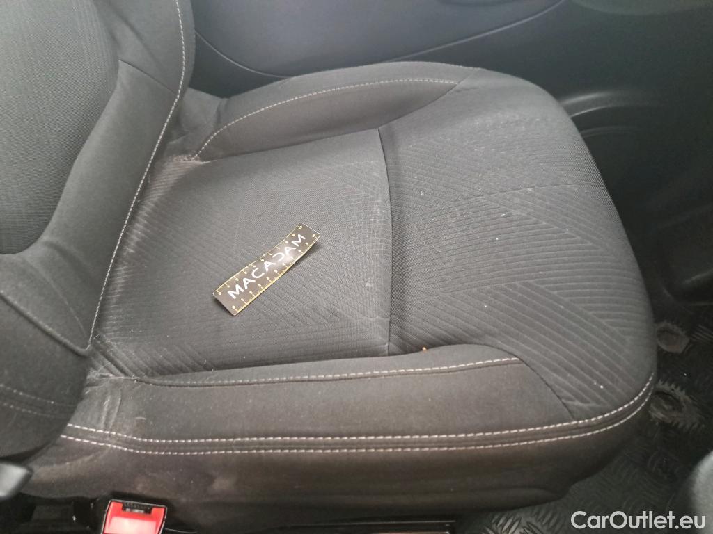  Nissan  NV300 NISSAN  / 2016 / 4P / Fourgon tôlé 2.0 dCi 120 N-Connecta L1H1 2.8T #39