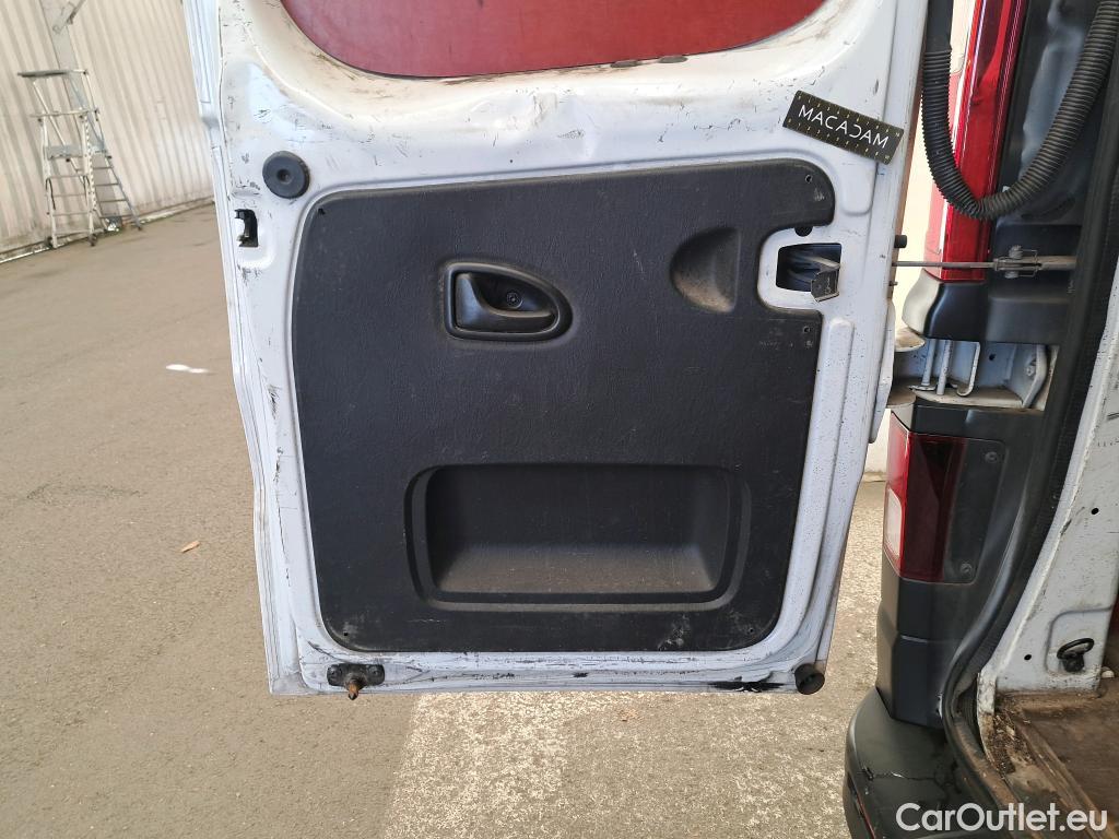  Nissan  NV300 NISSAN  / 2016 / 4P / Fourgon tôlé 2.0 dCi 120 N-Connecta L1H1 2.8T #36