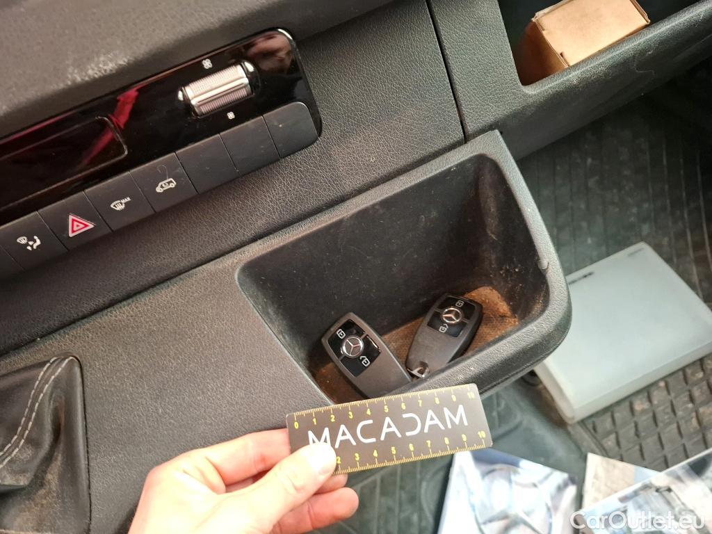  Mercedes  Sprinter MERCEDES-BENZ  / 2018 / 4P / Fourgon tôlé 516 CDI Emp 3665 3.5T #106