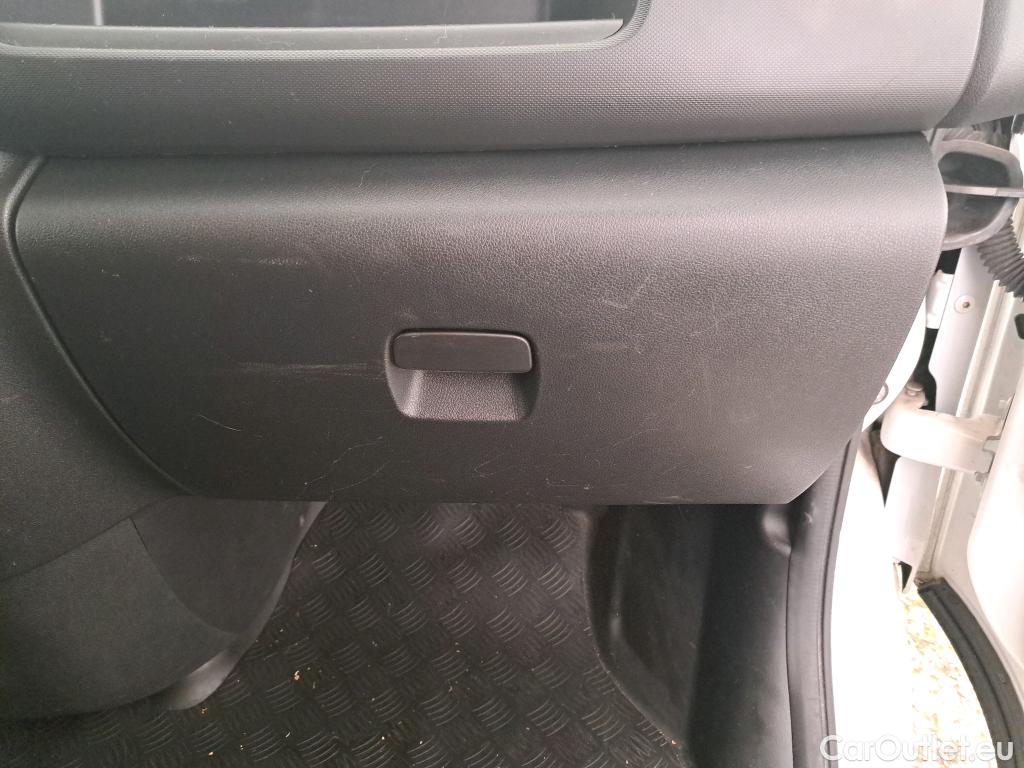  Nissan  NV300 NISSAN  / 2016 / 4P / Fourgon tôlé 2.0 dCi 120 N-Connecta L1H1 2.8T #25