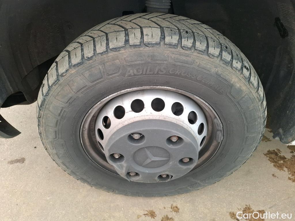  Mercedes  Sprinter MERCEDES-BENZ  / 2018 / 4P / Fourgon tôlé 516 CDI Emp 3665 3.5T #38