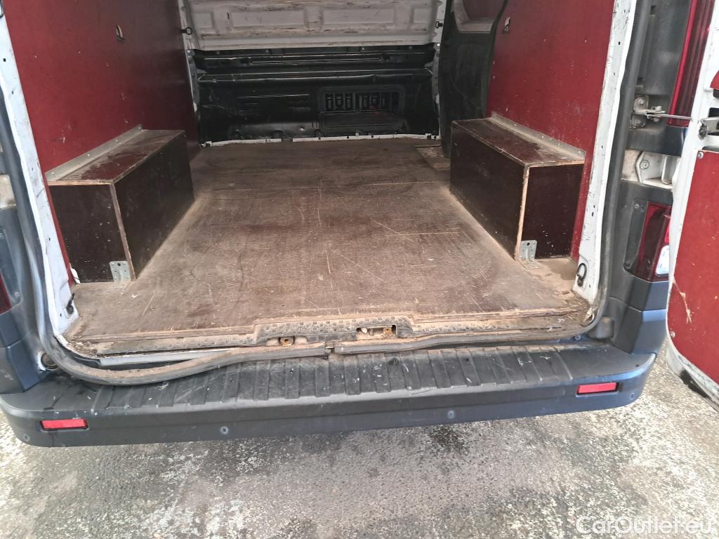  Nissan  NV300 NISSAN  / 2016 / 4P / Fourgon tôlé 2.0 dCi 120 N-Connecta L1H1 2.8T #21