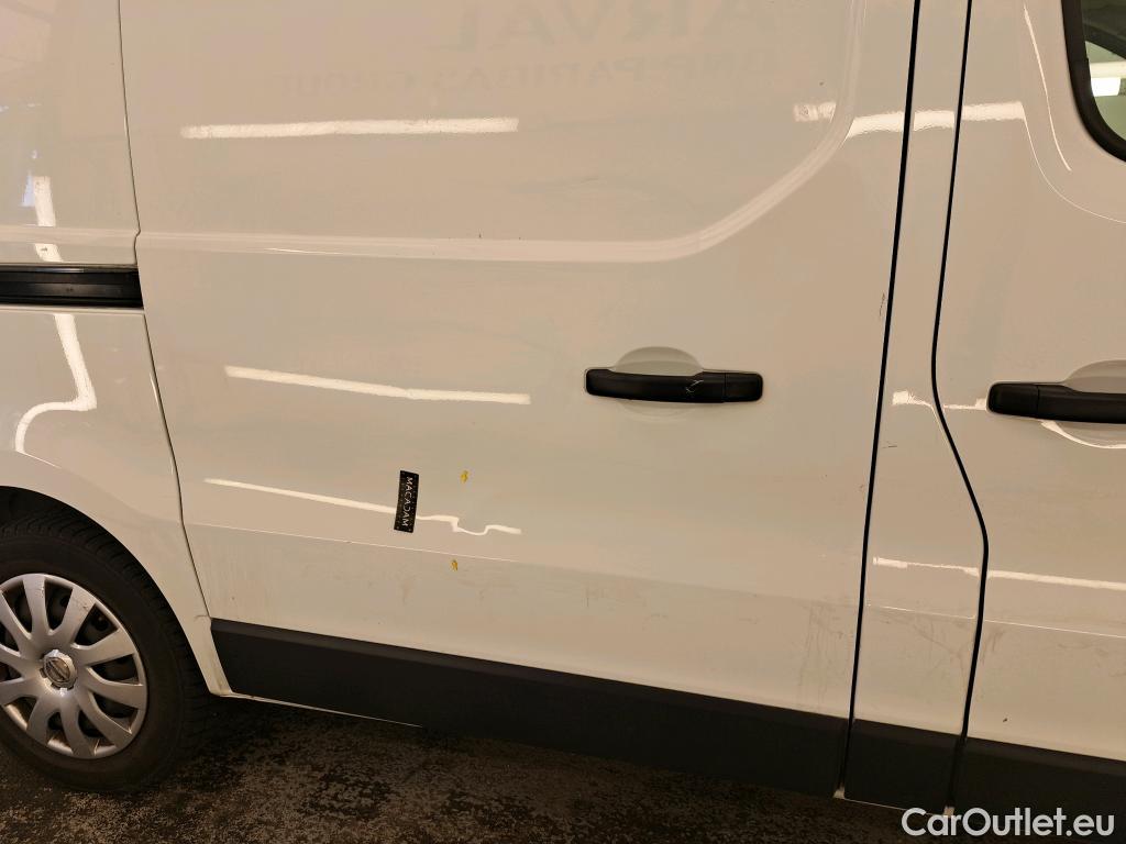  Nissan  NV300 NISSAN  / 2016 / 4P / Fourgon tôlé 2.0 dCi 120 N-Connecta L1H1 2.8T #6