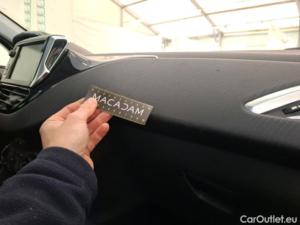  Peugeot  208  Affaire Premium 1.5 HDi 100CV BVM5 E6dT #1