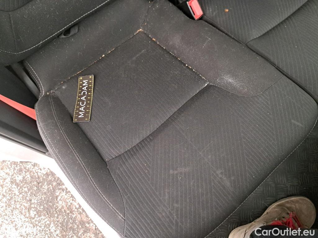  Nissan  NV300 NISSAN  / 2016 / 4P / Fourgon tôlé 2.0 dCi 120 N-Connecta L1H1 2.8T #41