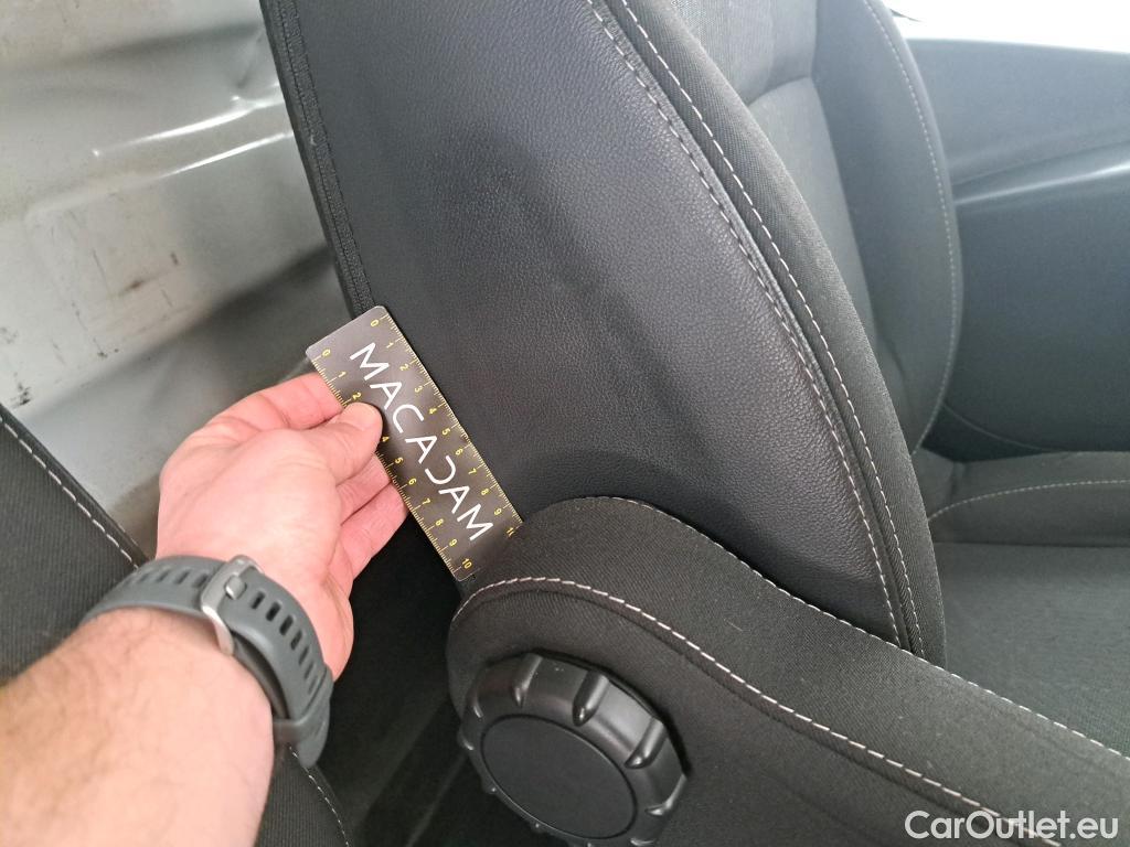  Nissan  NV300 NISSAN  / 2016 / 4P / Fourgon tôlé 2.0 dCi 120 N-Connecta L1H1 2.8T #40