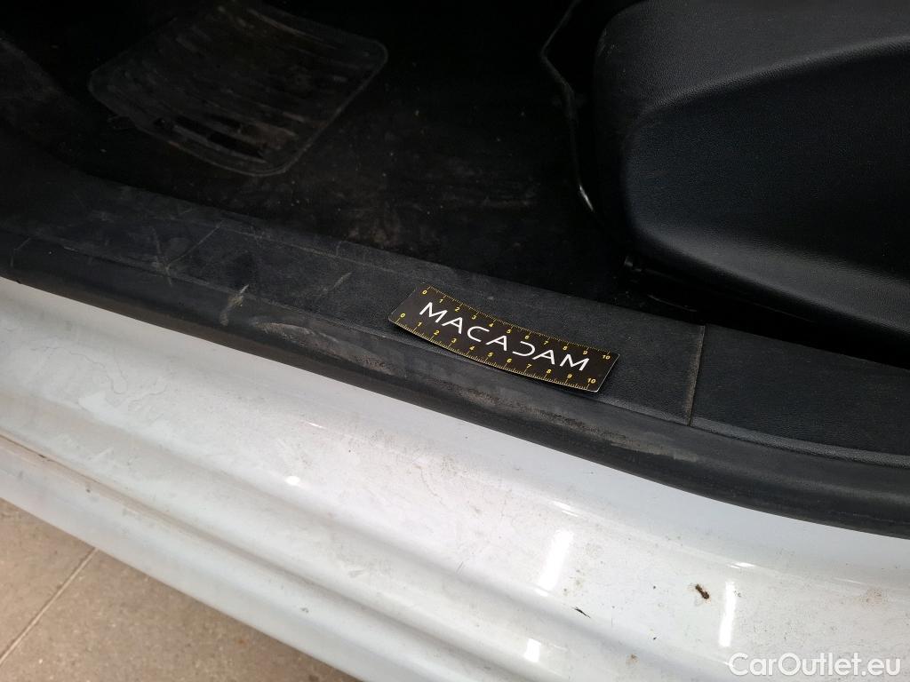  Peugeot  208  Affaire Premium 1.5 HDi 100CV BVM5 E6dT #25