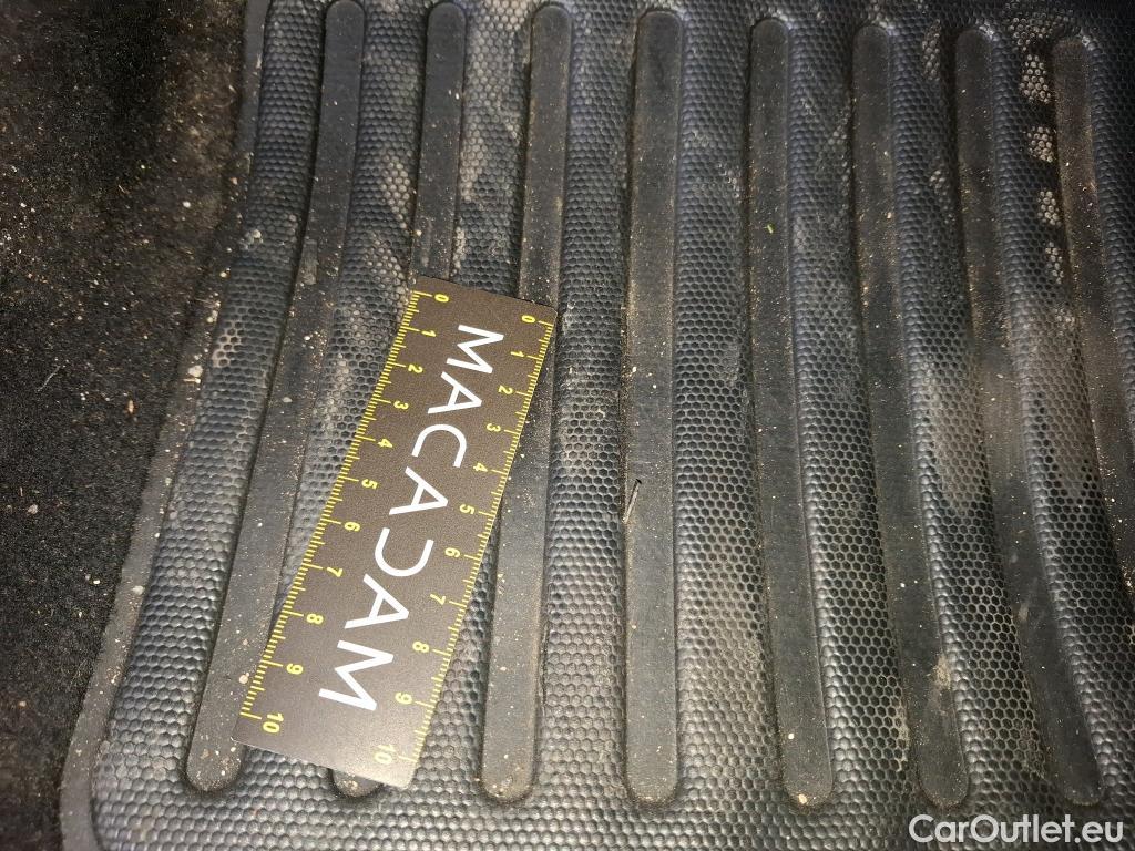  Peugeot  208 PEUGEOT  Affaire VU 5p Berline 1.6 BLUEHDI 100 PREMIUM #2