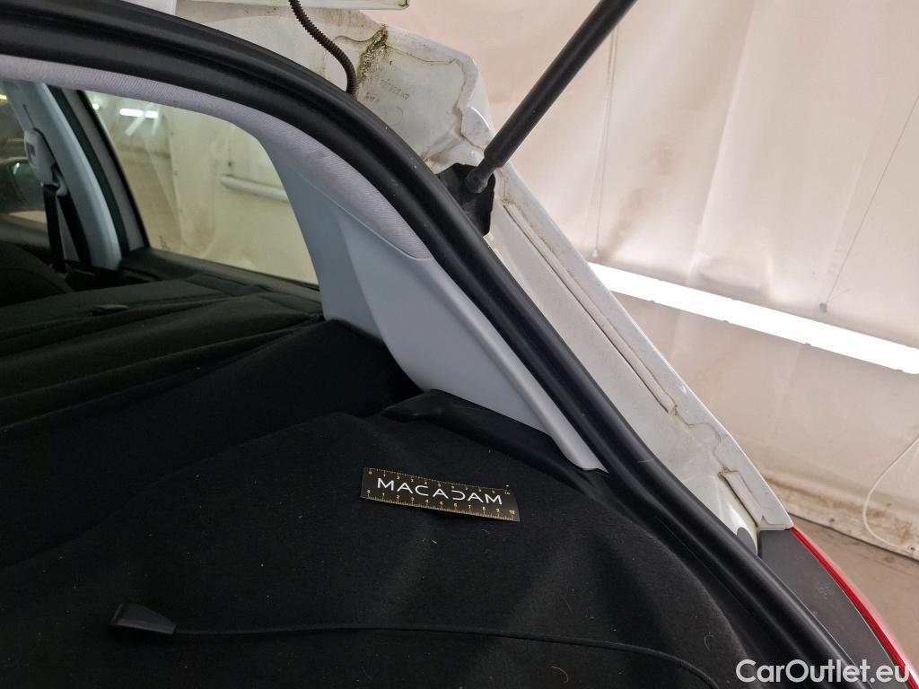  Peugeot  208 PEUGEOT  Affaire VU 5p Berline 1.6 BLUEHDI 100 PREMIUM #3