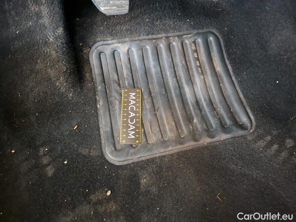  Peugeot  208 PEUGEOT  Affaire VU 5p Berline 1.6 BLUEHDI 100 PREMIUM #1