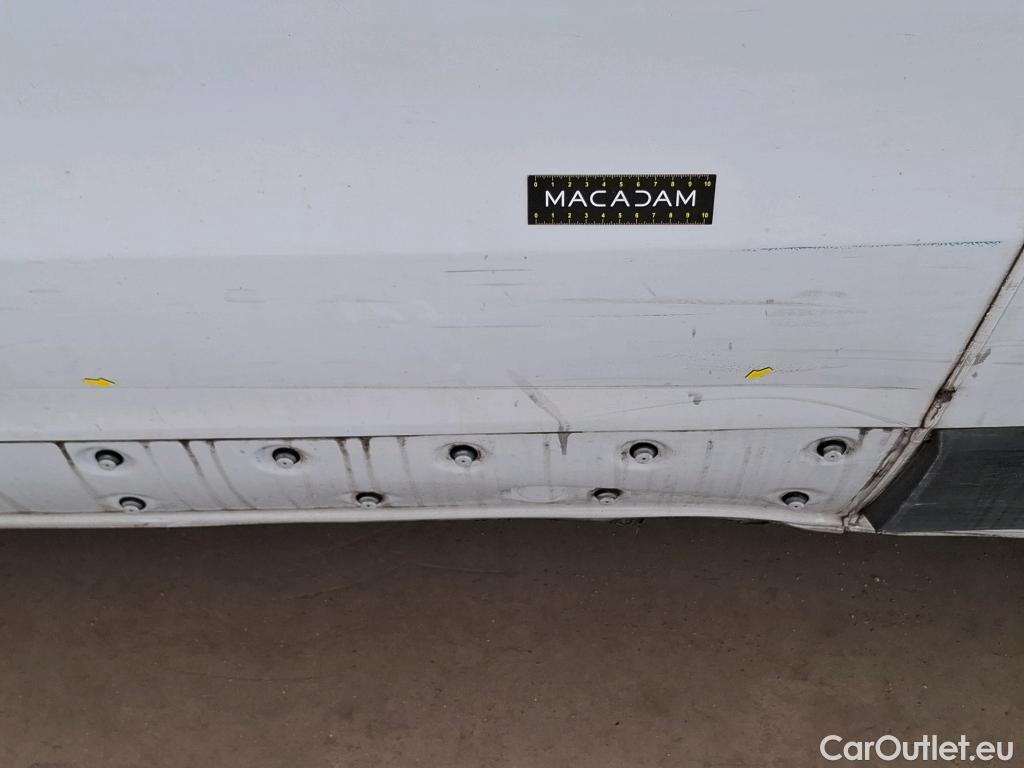  Renault  Trafic  III Fourgon L2H1 3T Confort 2.0 dCi 130CV BVM6 E6d #26